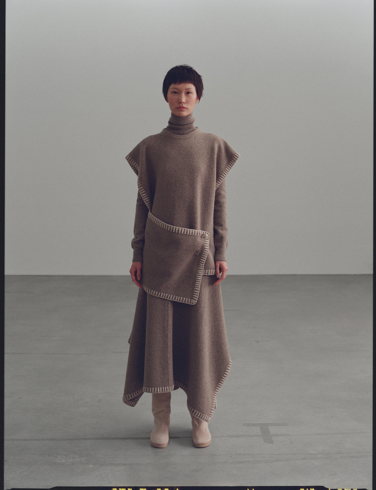 AW22 // 1