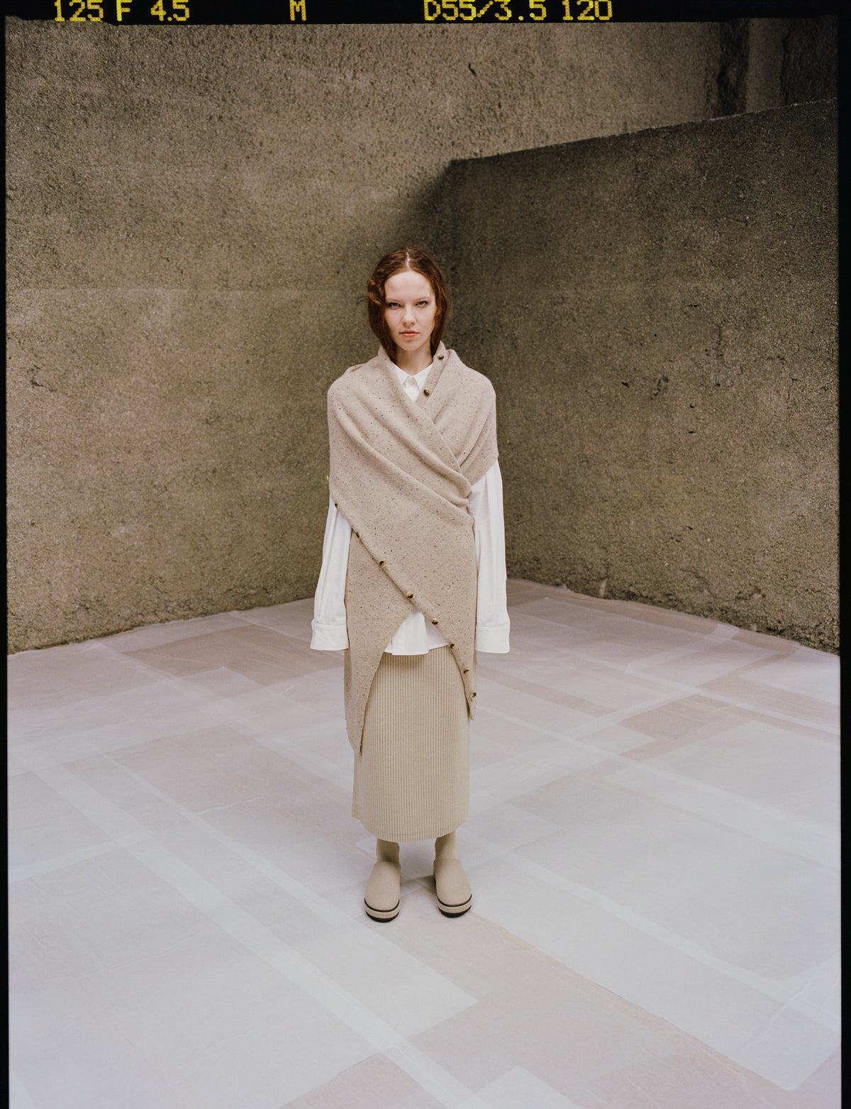 AW23 // 009
