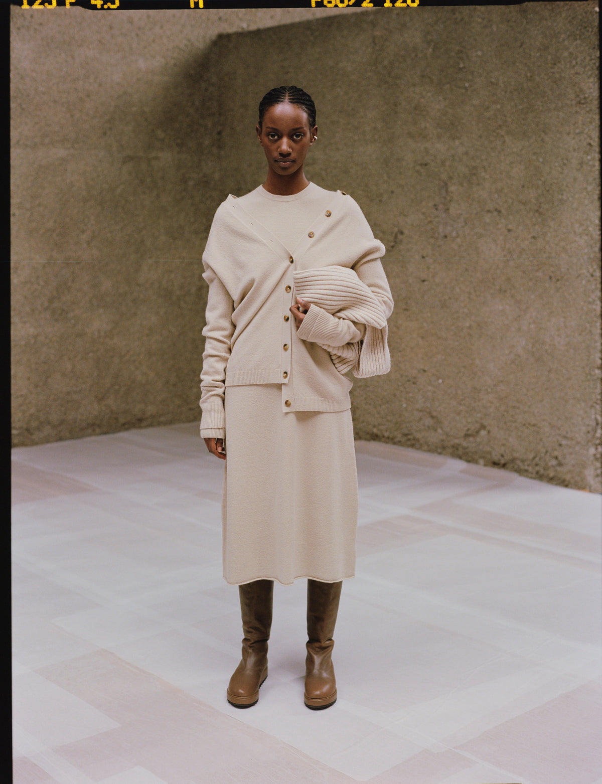 AW23 // 011