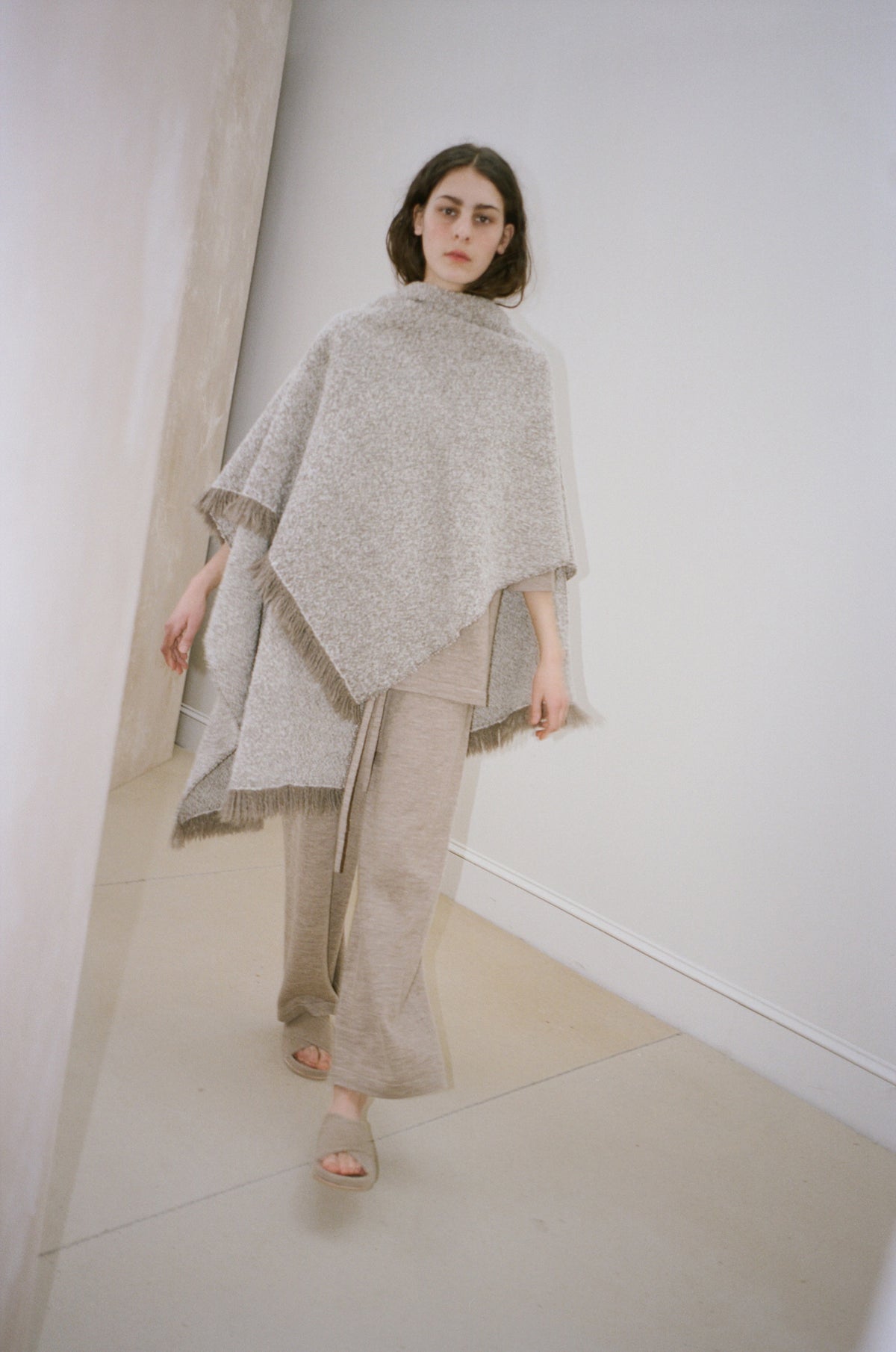 AW21 / 27