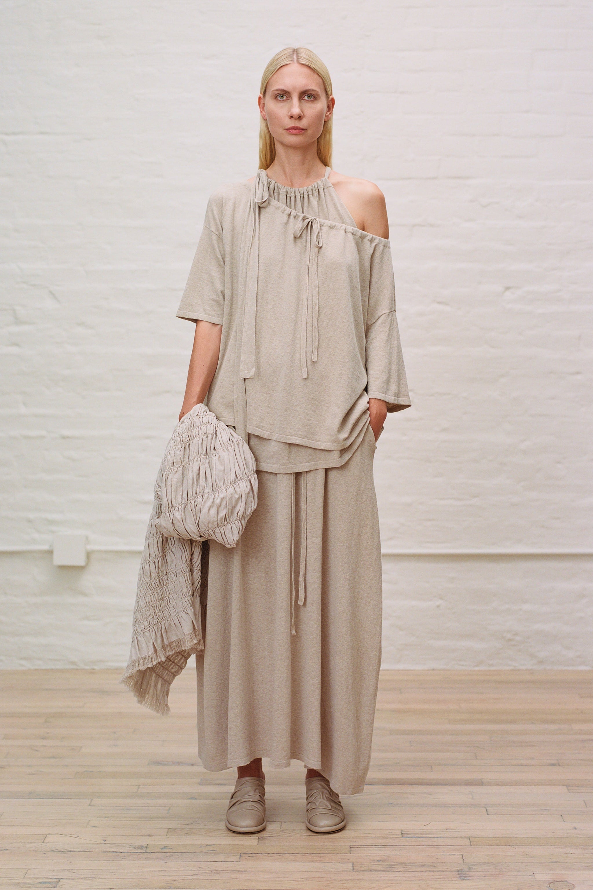 Lauren Manoogian - SPF25 // 32