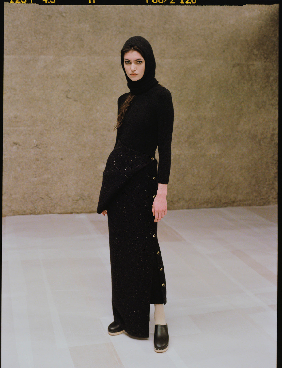 AW23 // 043