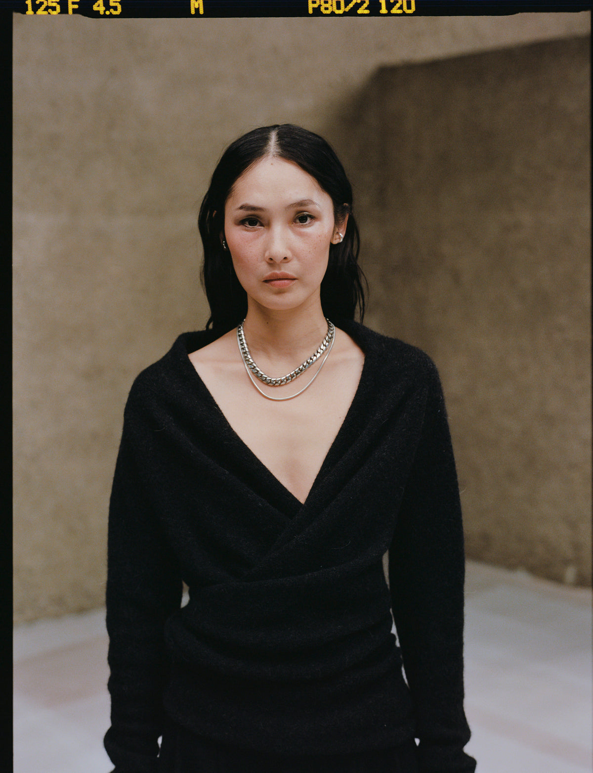 AW23 // 048