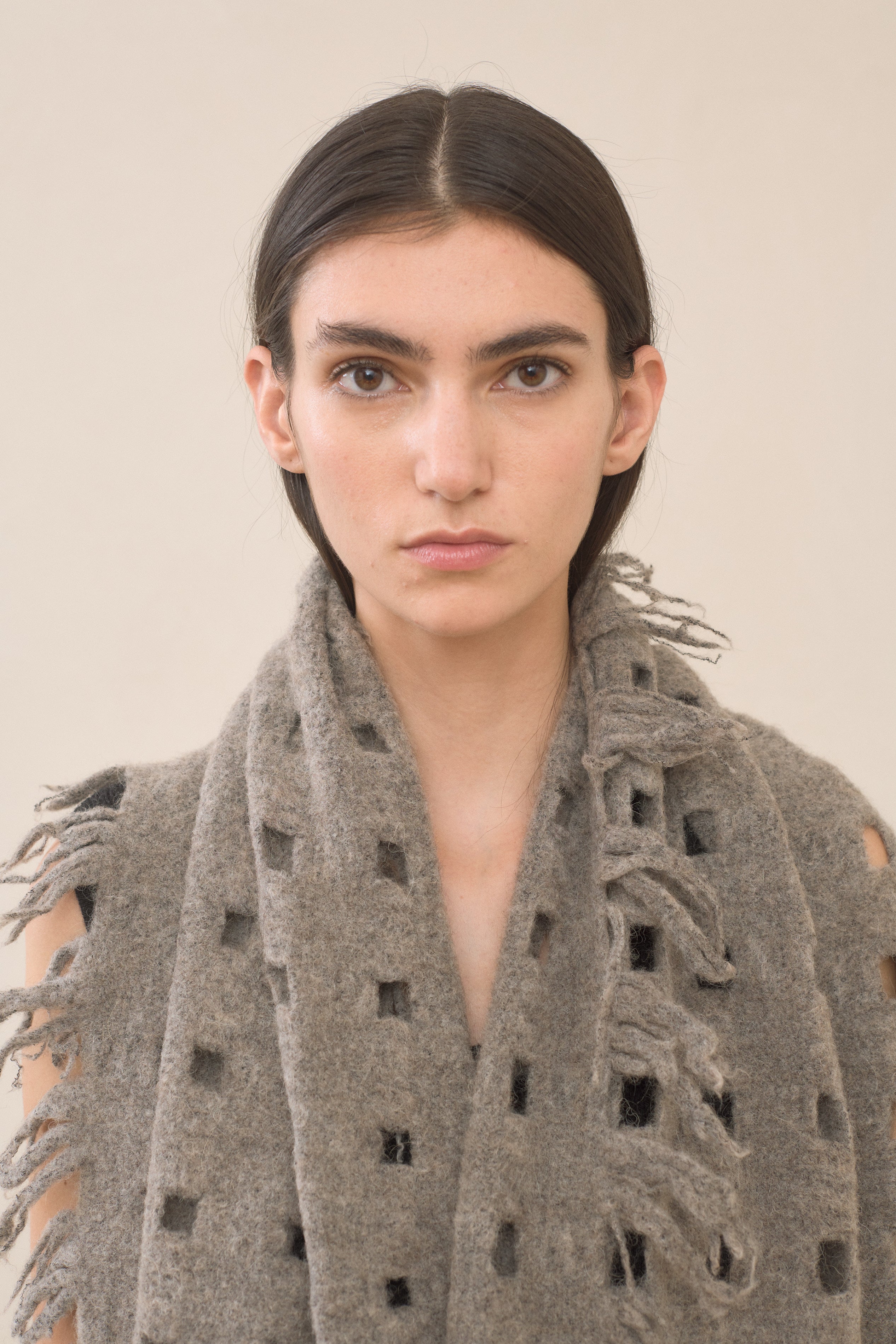 HANDWOVEN FELT GRID WRAP