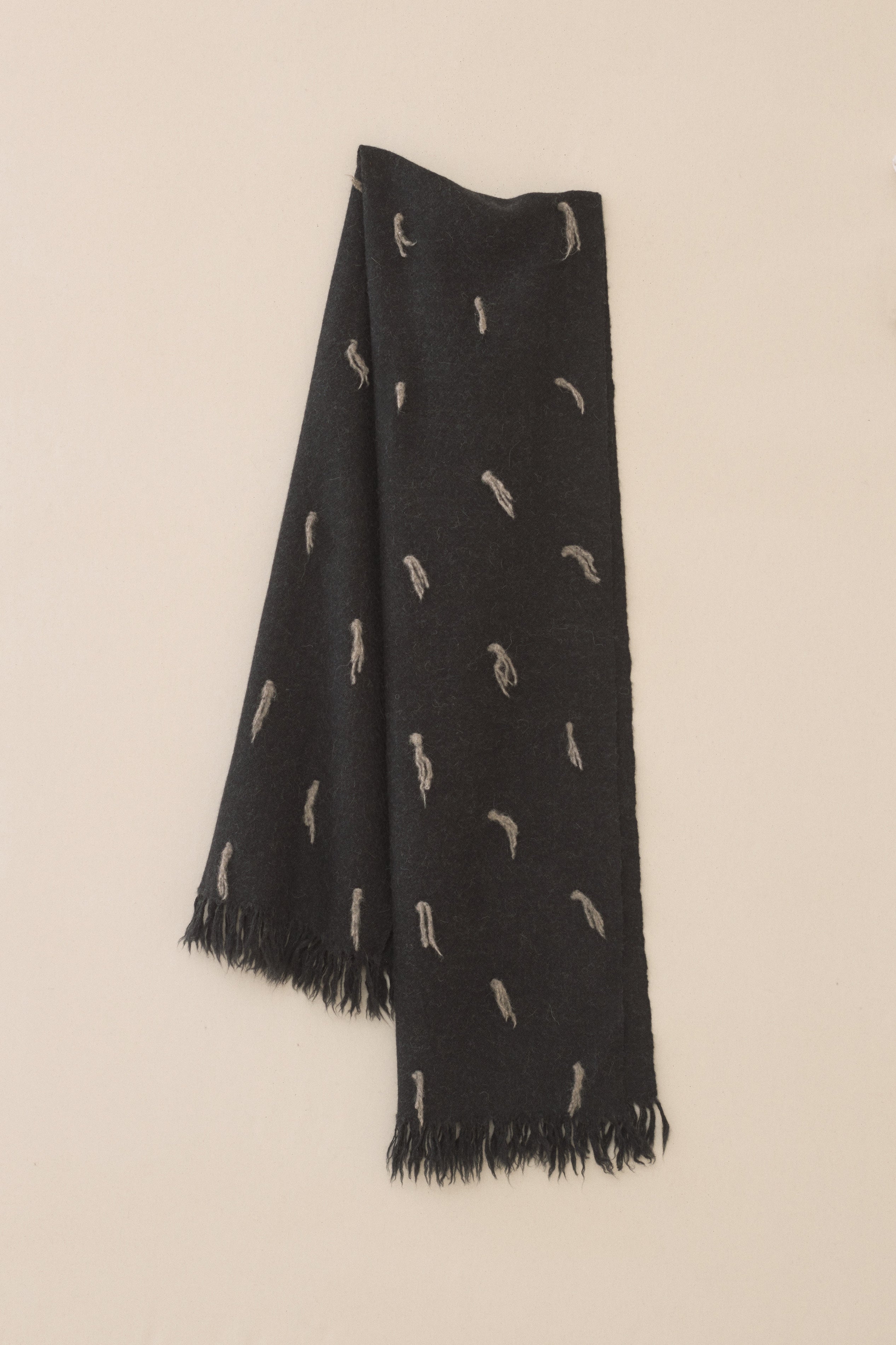 HANDWOVEN TUFT WRAP