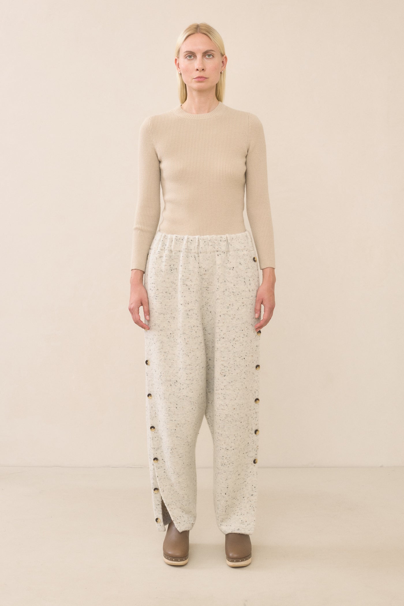 BUTTON TROUSER