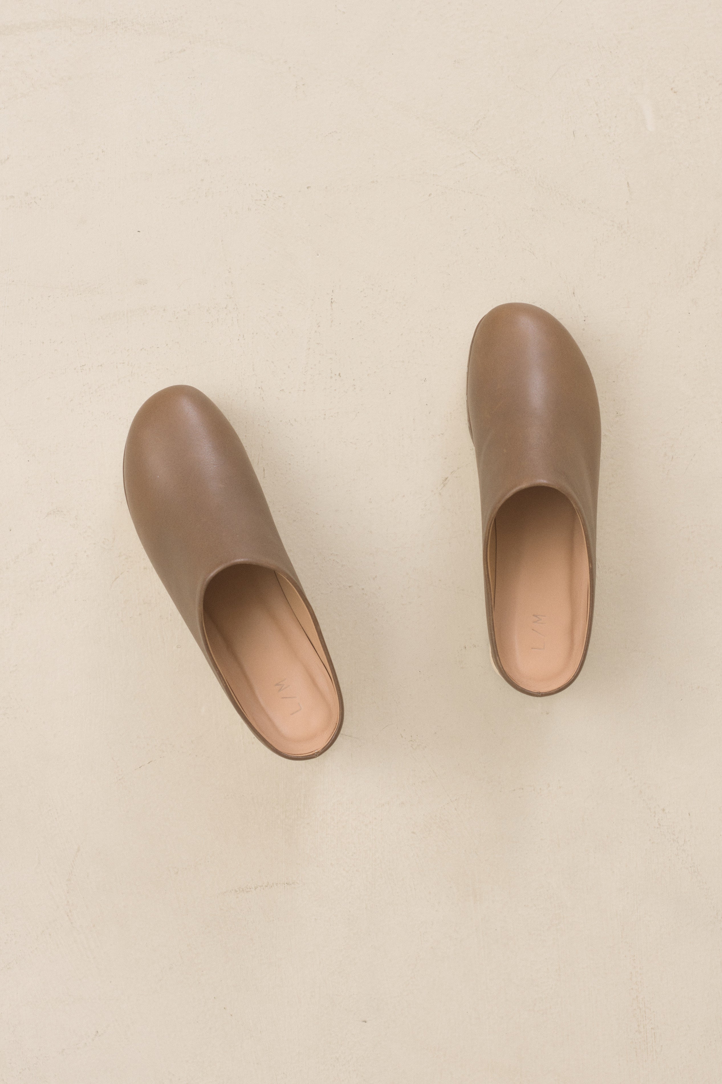 STUDIO CLOG