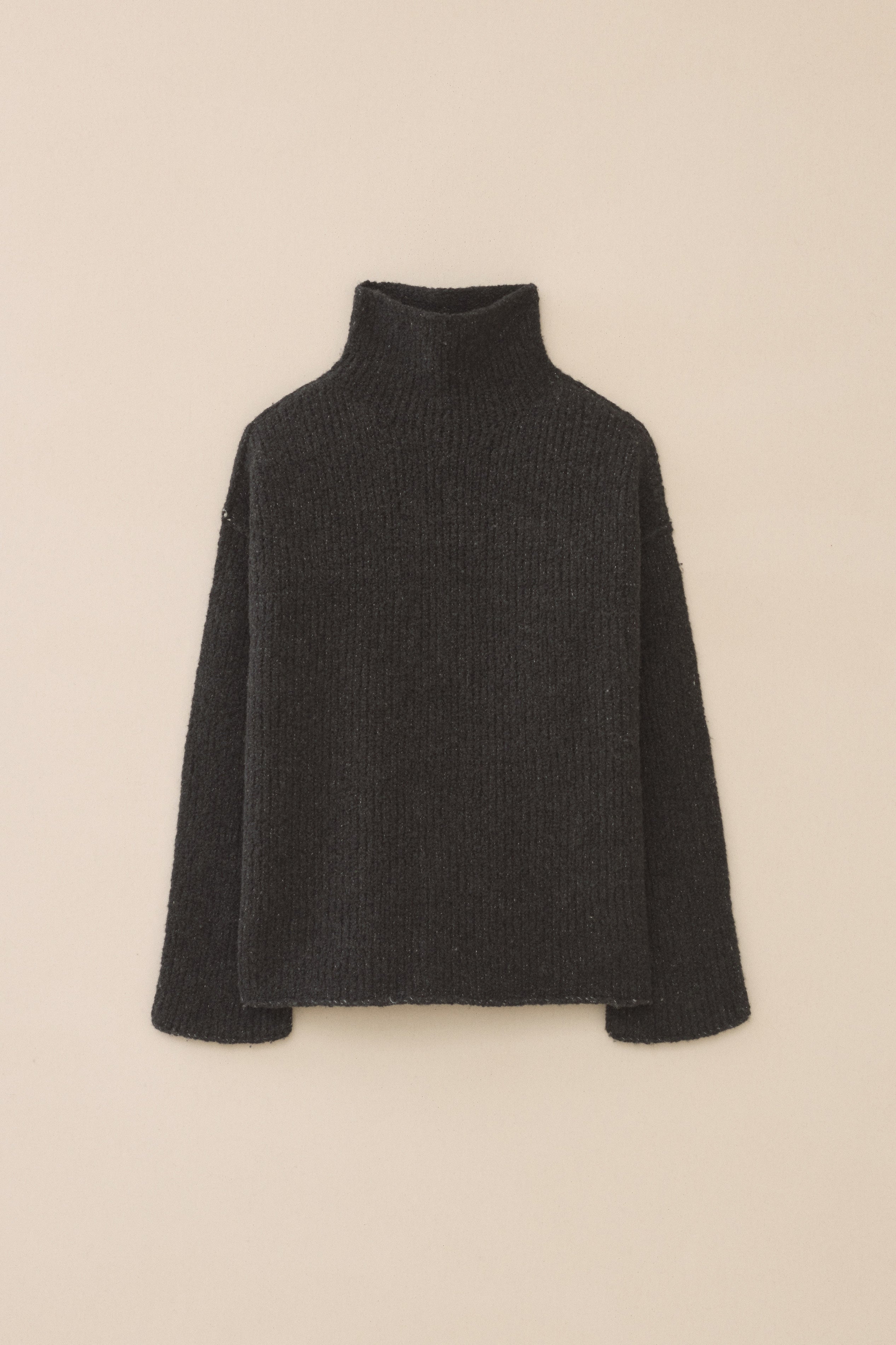 RAW TURTLENECK