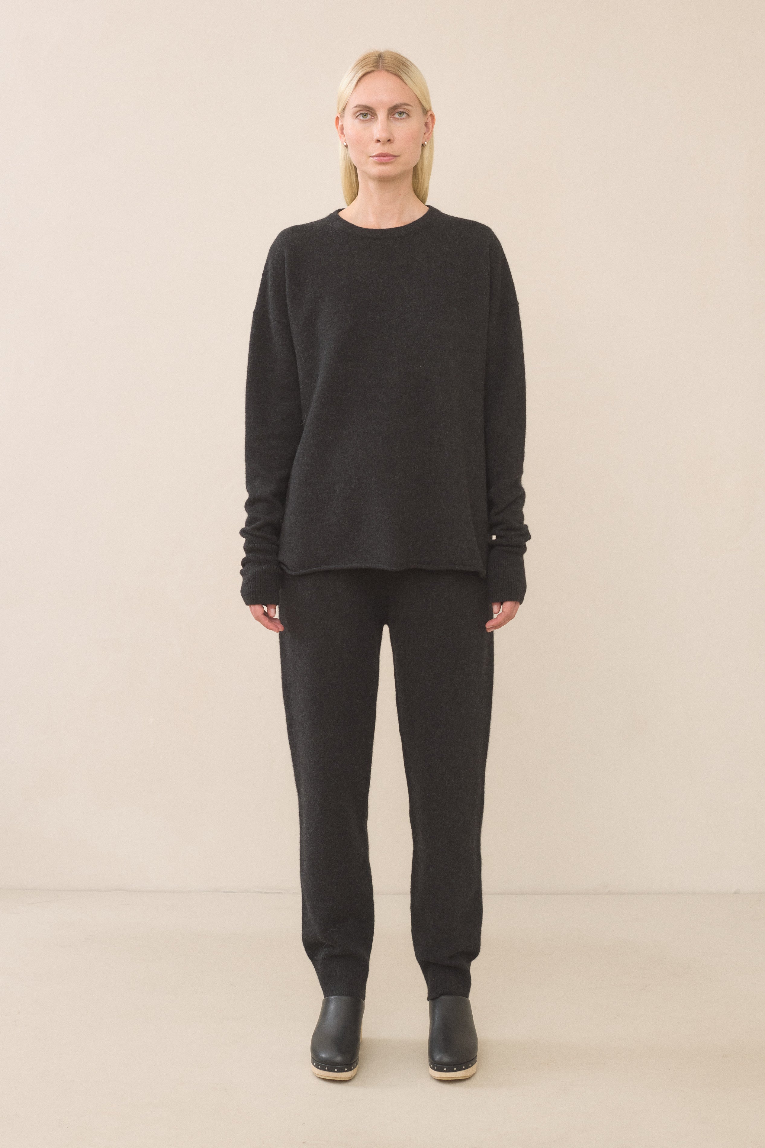 BASE CREWNECK