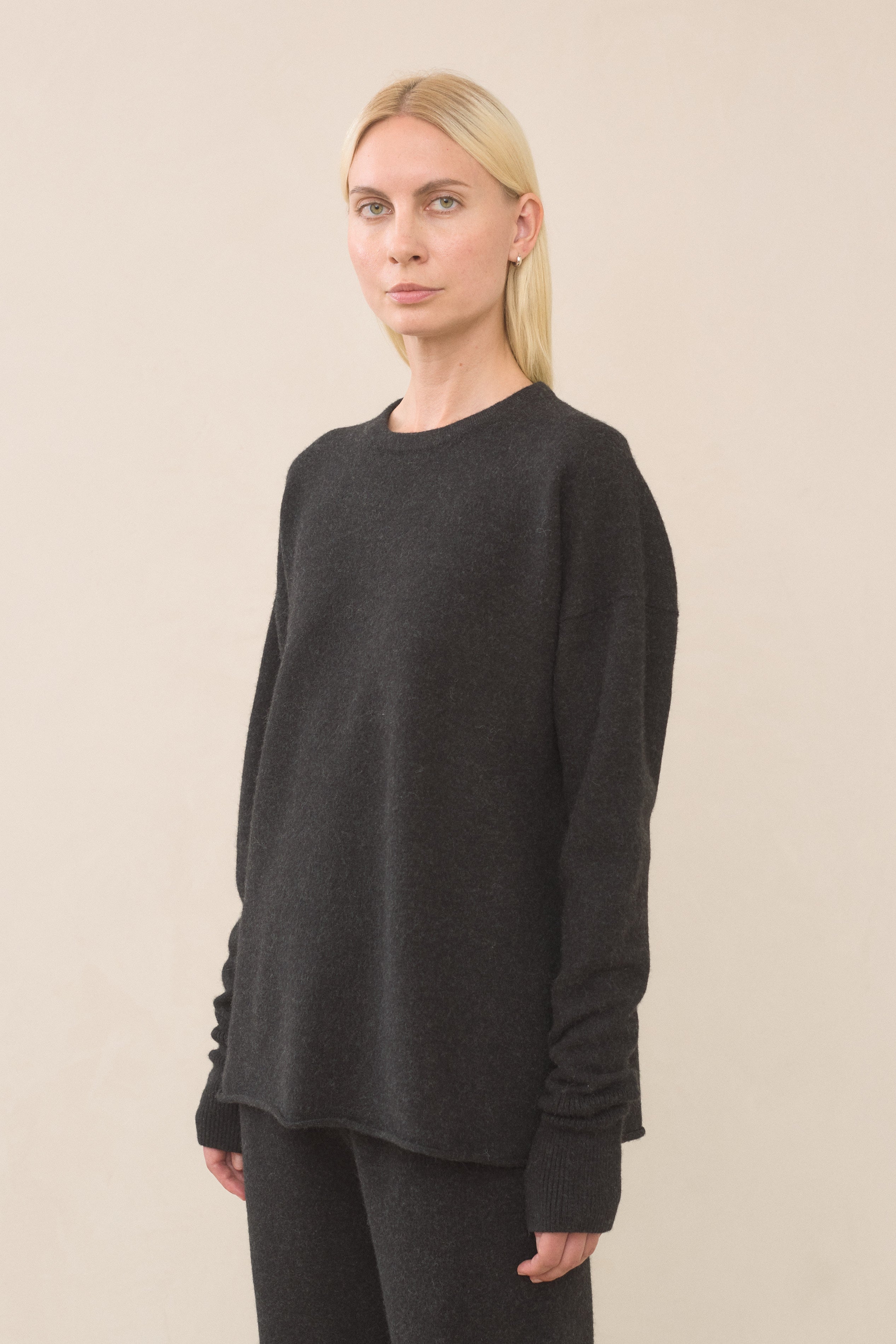 BASE CREWNECK