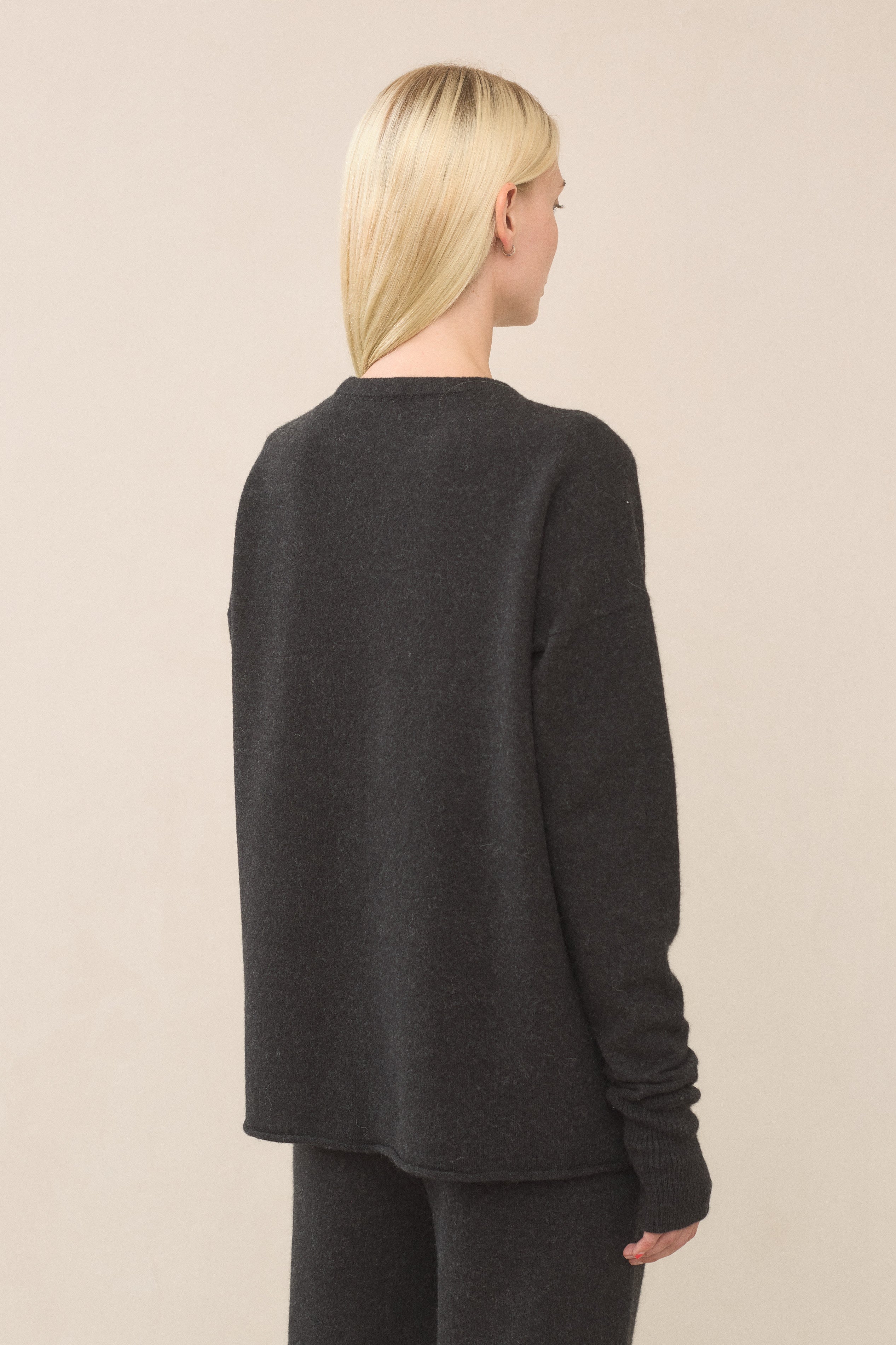 BASE CREWNECK