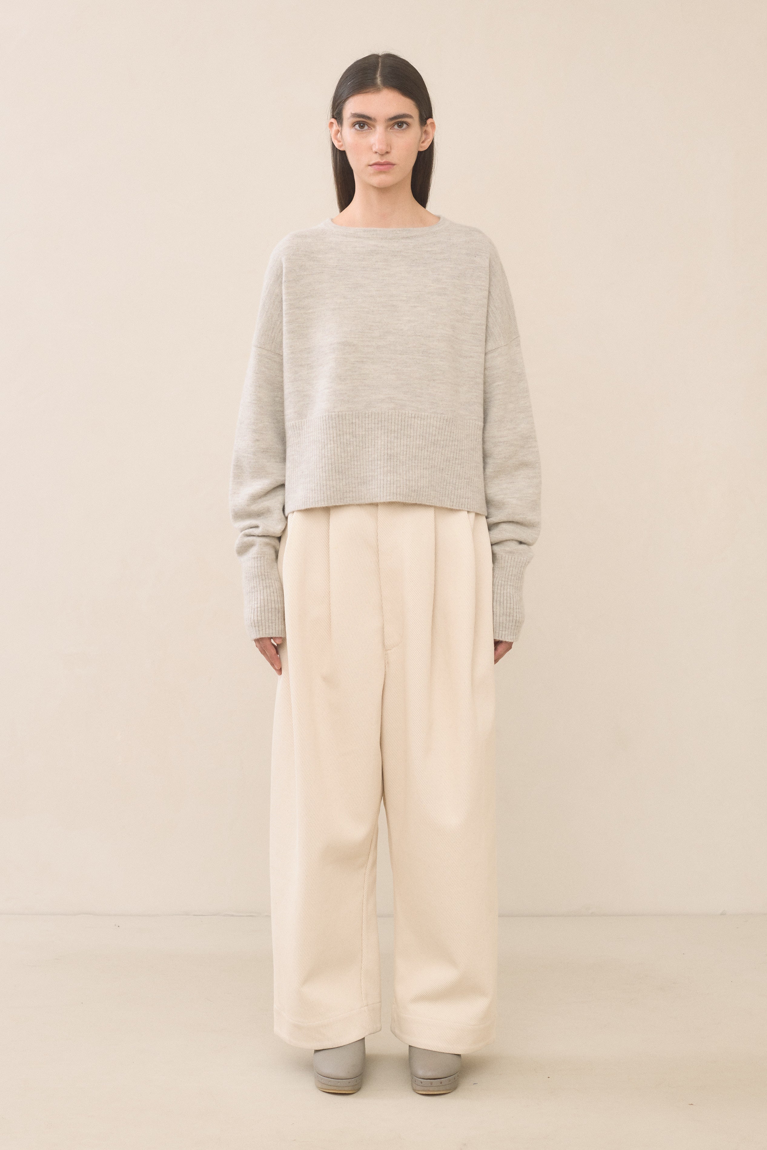 HIGH WAIST CREWNECK