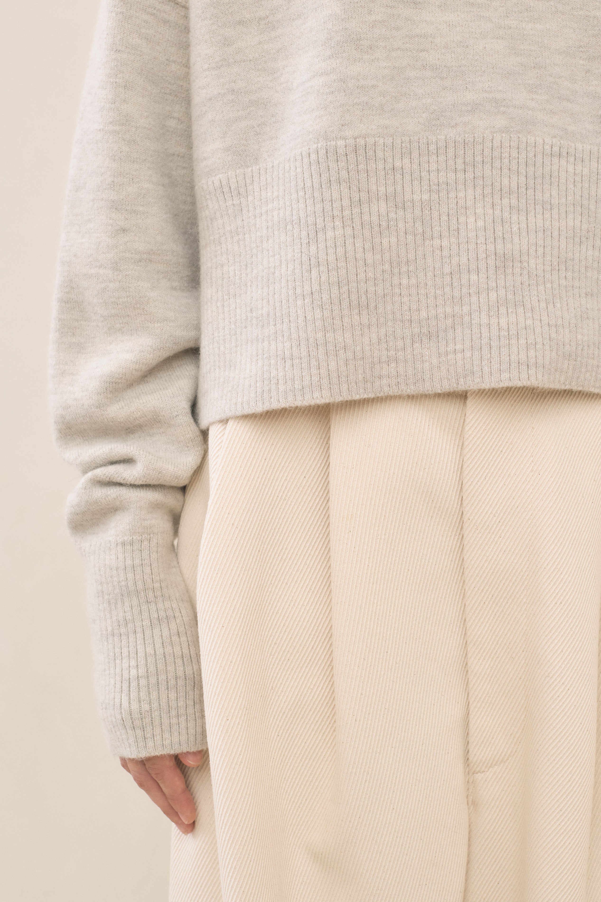HIGH WAIST CREWNECK
