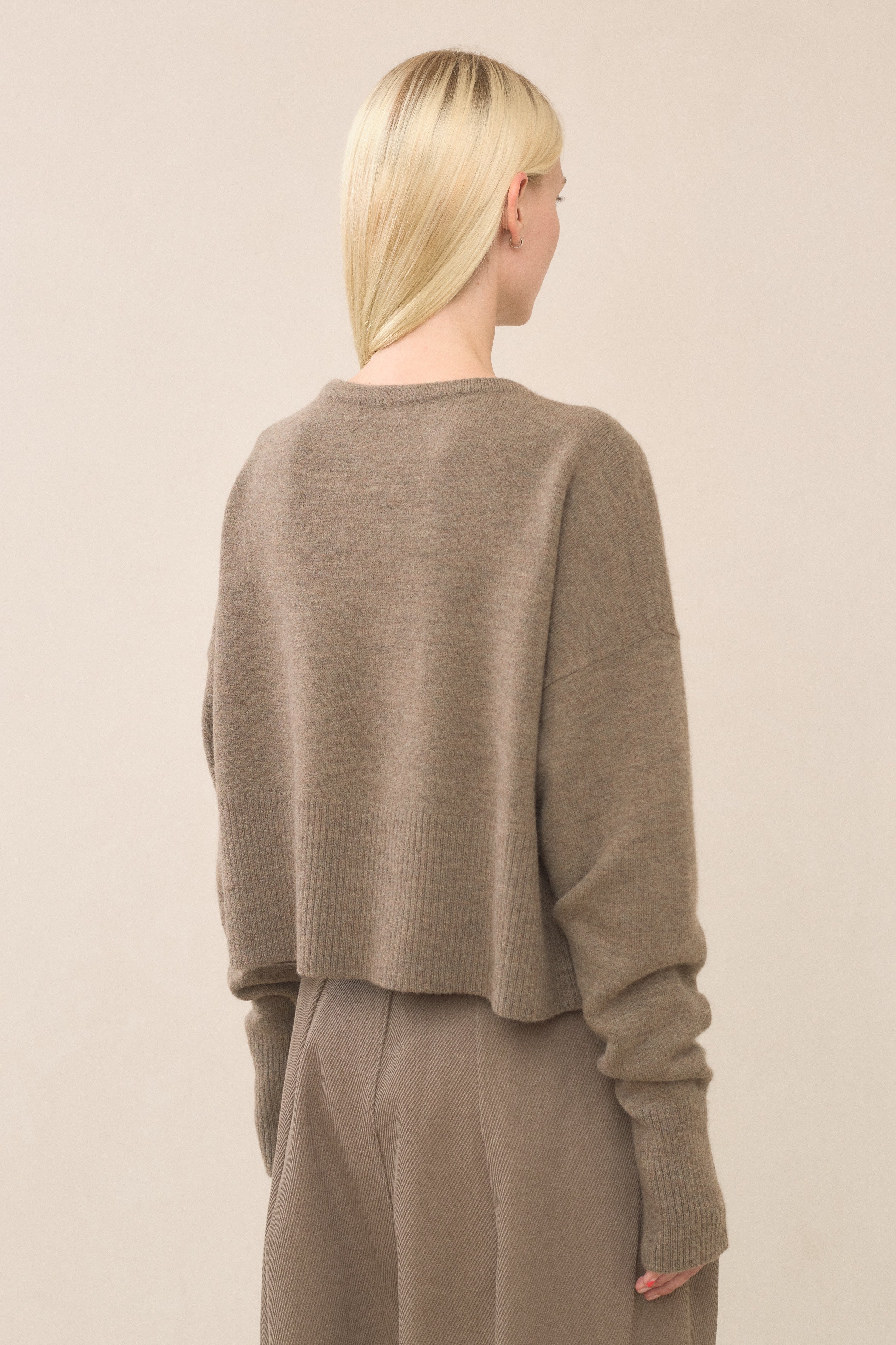 HIGH WAIST CREWNECK