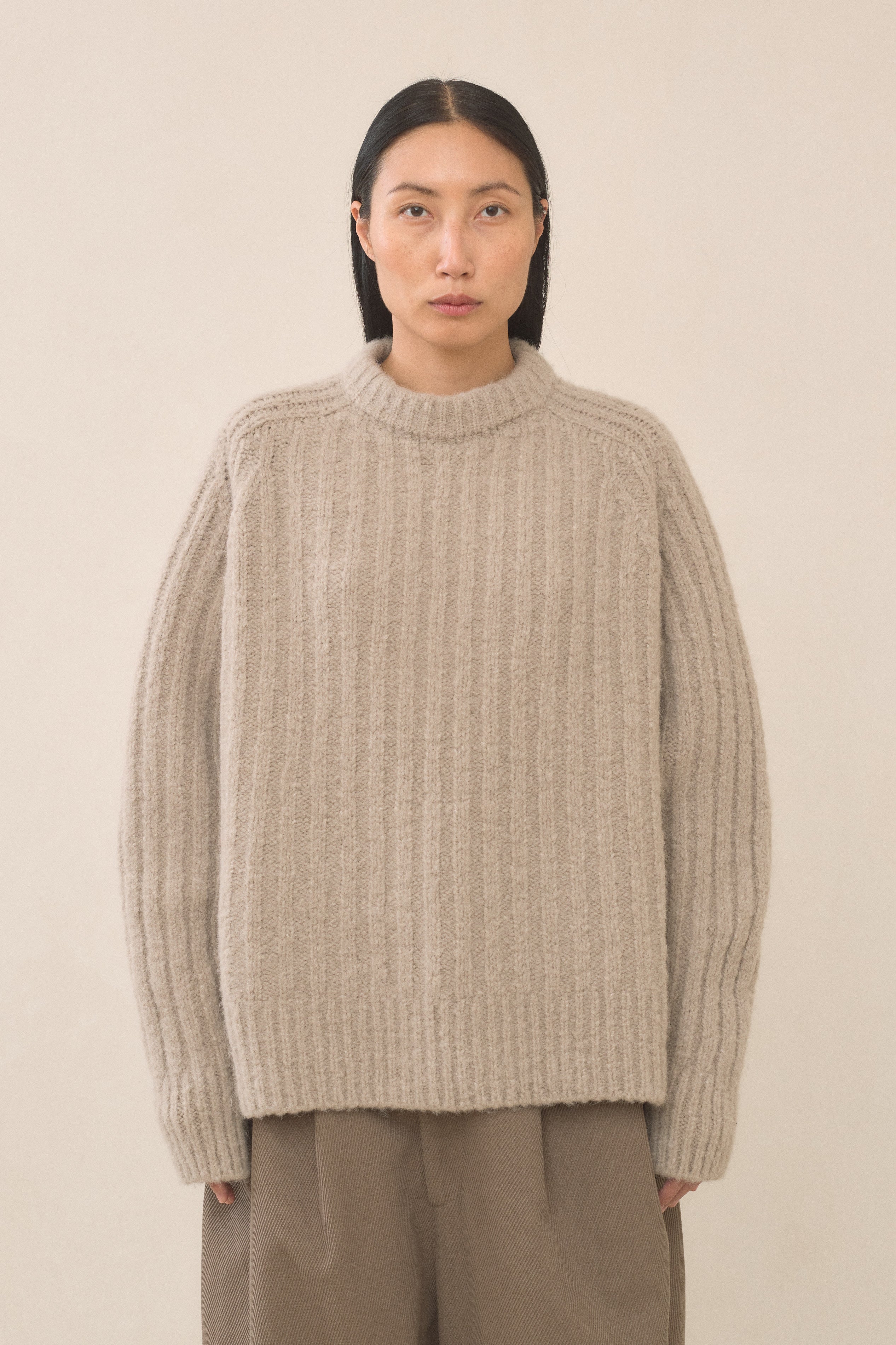 RIB SADDLE CREWNECK