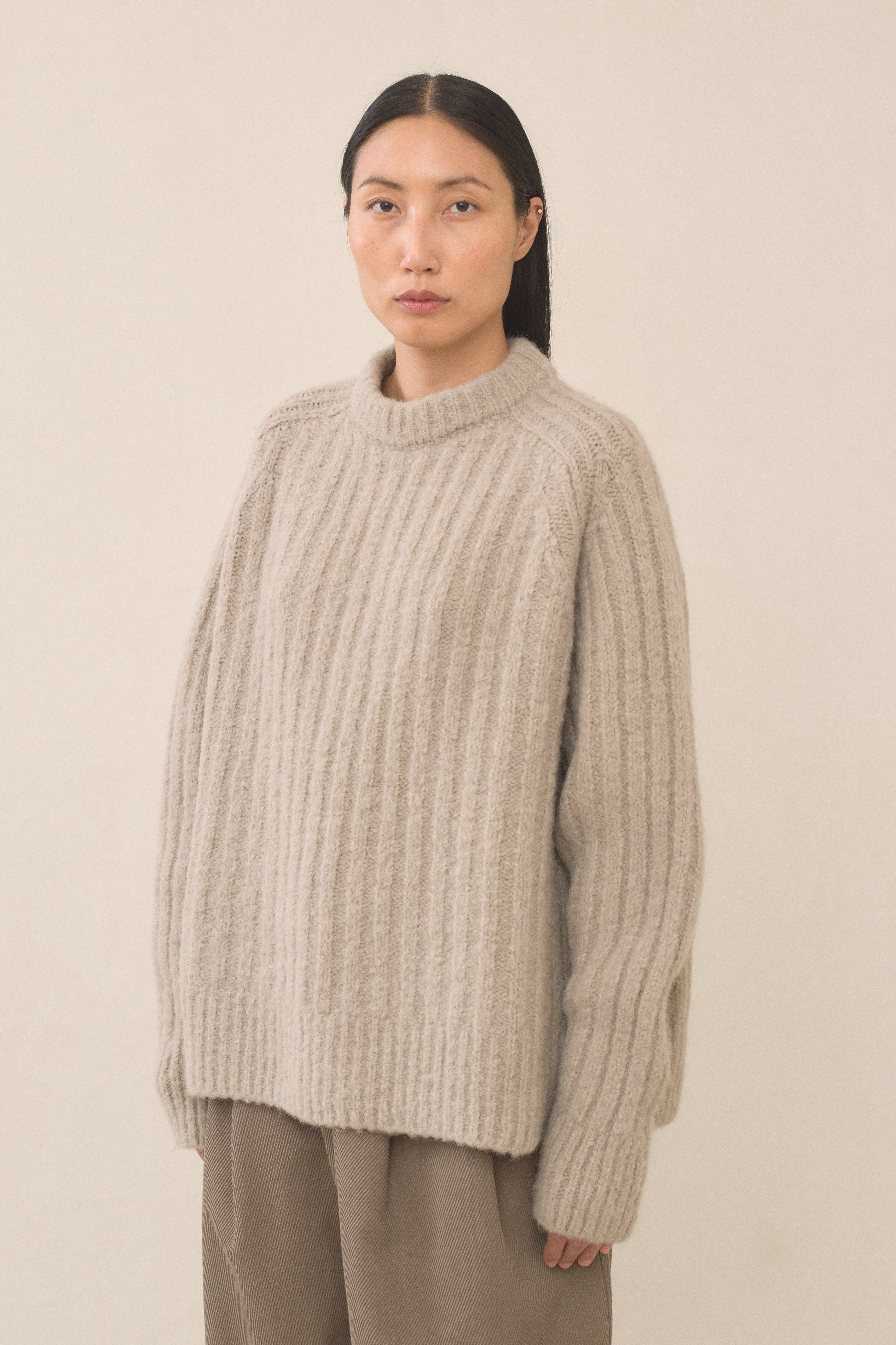 RIB SADDLE CREWNECK