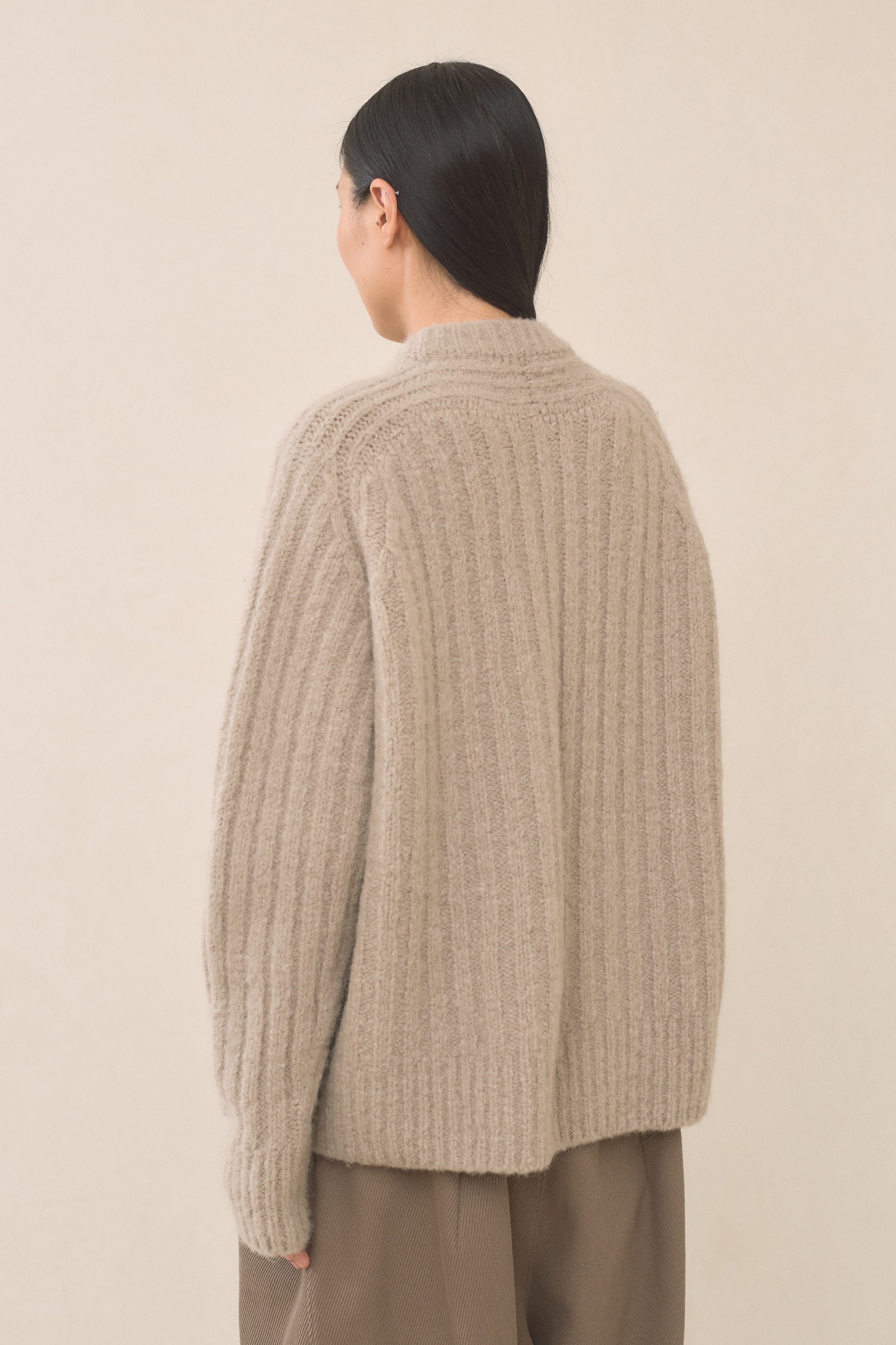 RIB SADDLE CREWNECK