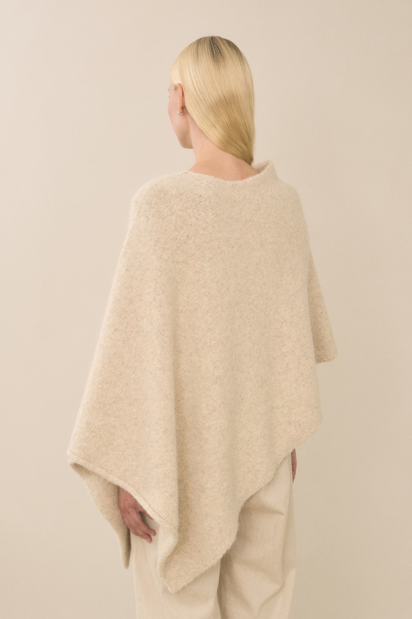 FOLD PONCHO