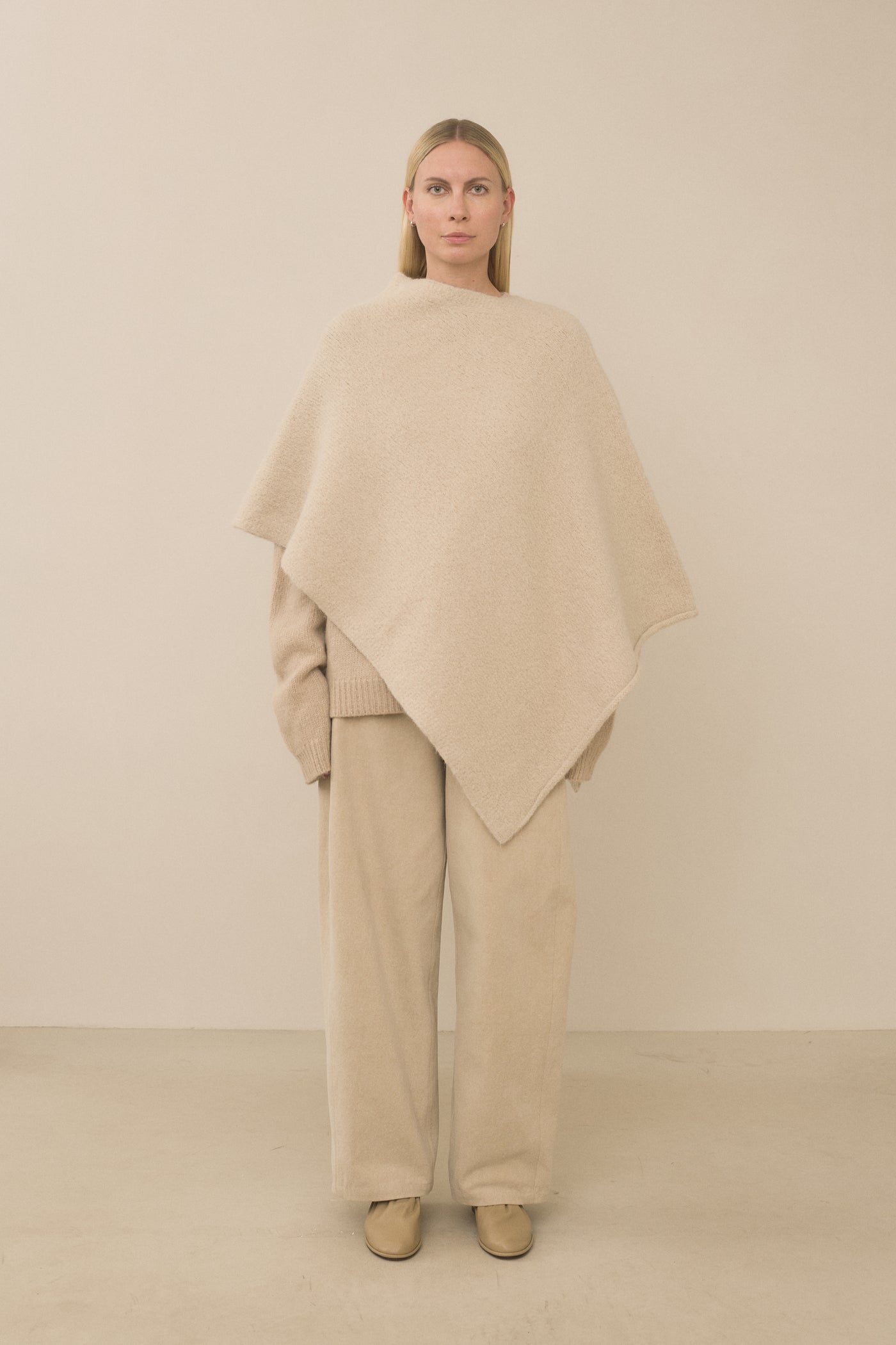 FOLD PONCHO