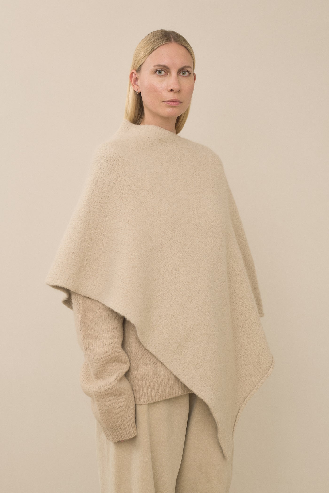 FOLD PONCHO