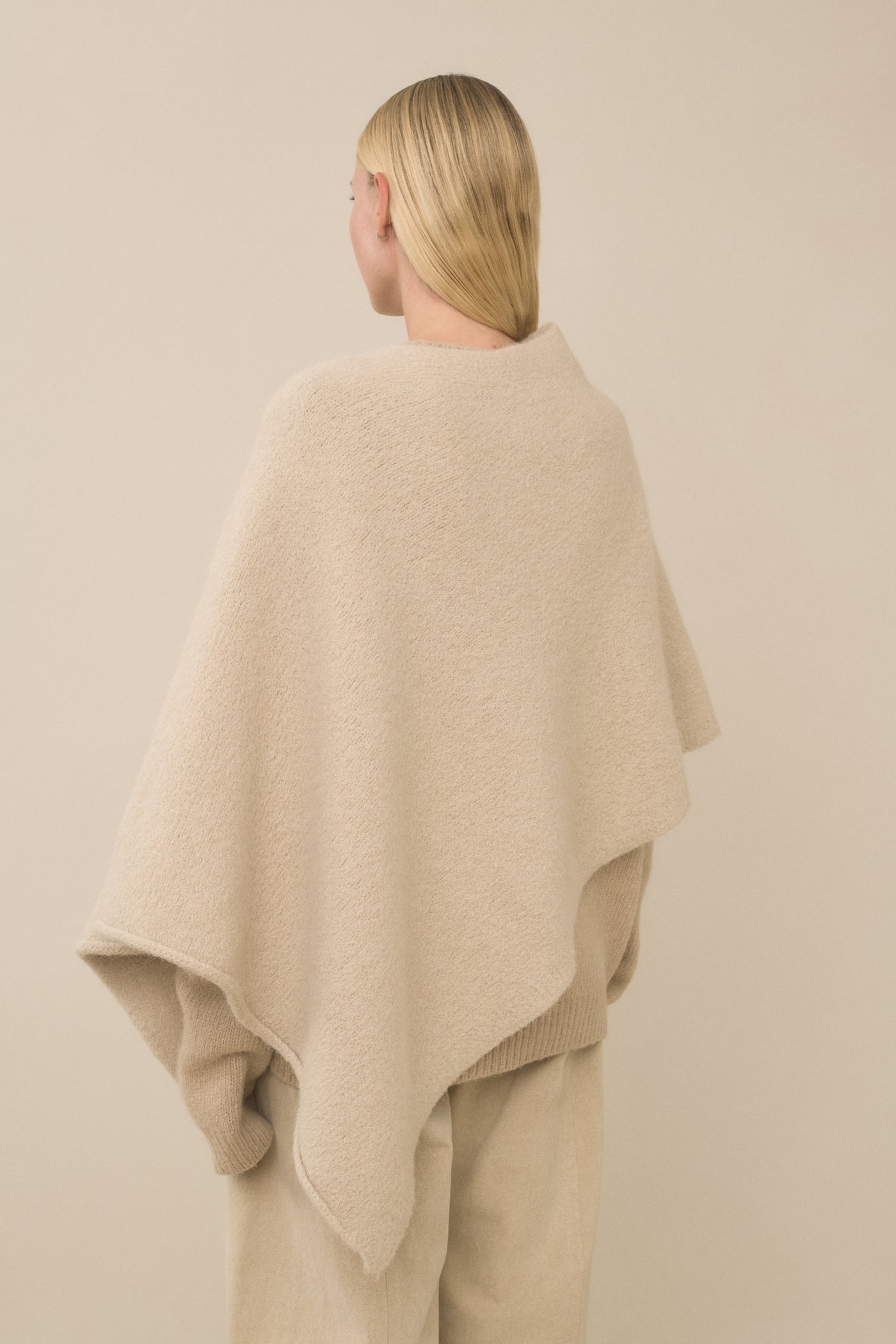 FOLD PONCHO
