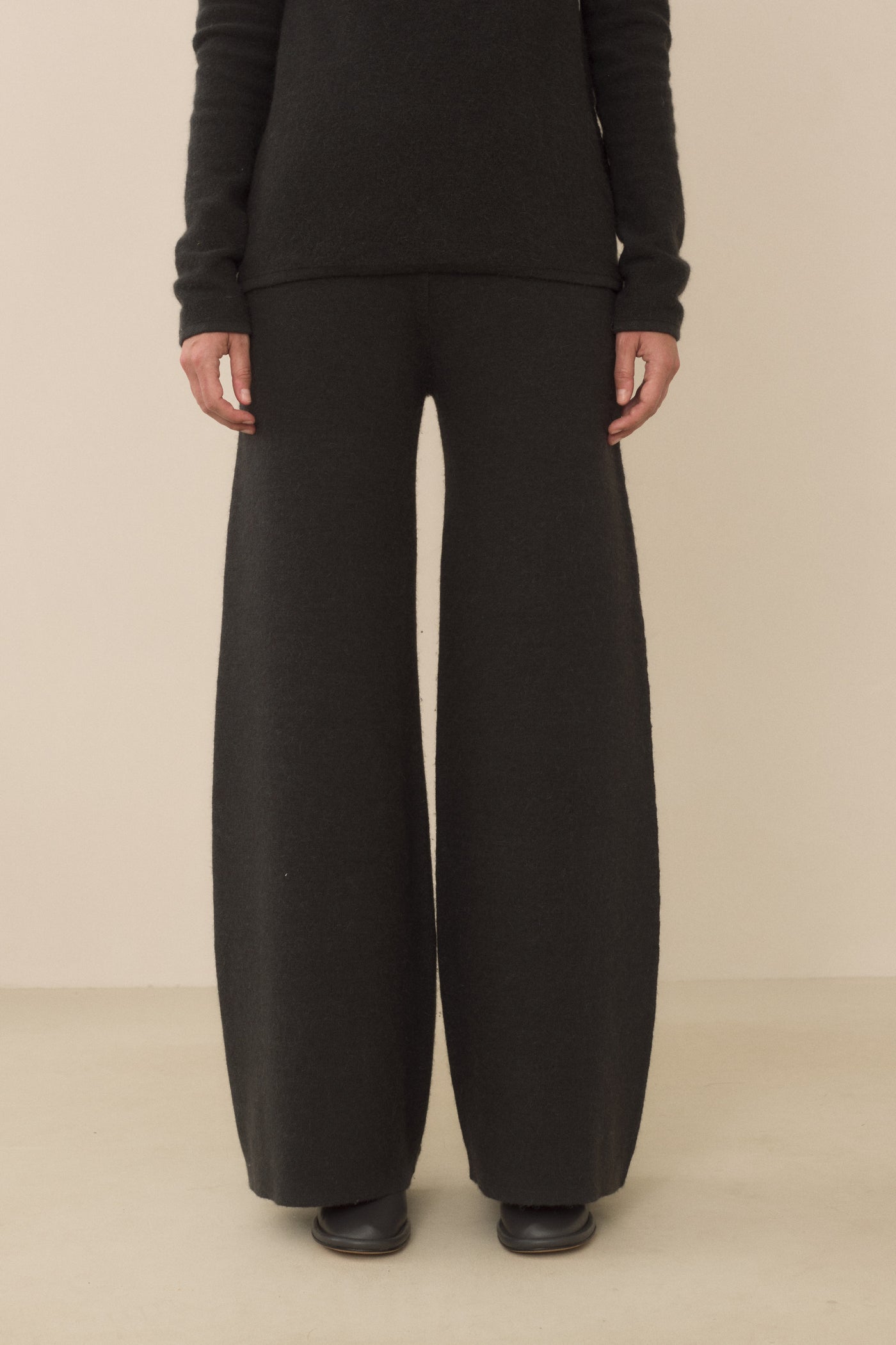 DOUBLE KNIT FLARE PANTS