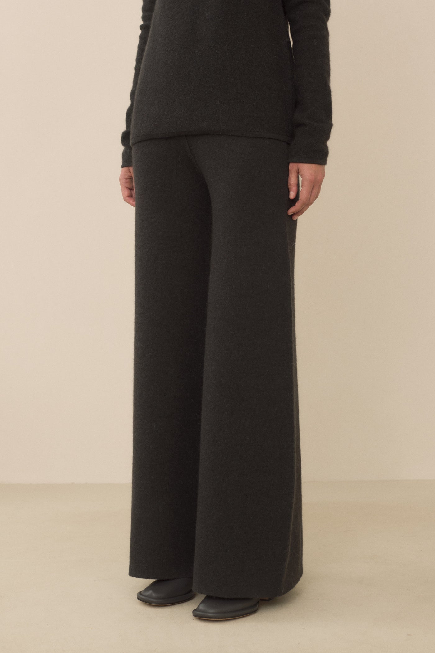 DOUBLE KNIT FLARE PANTS