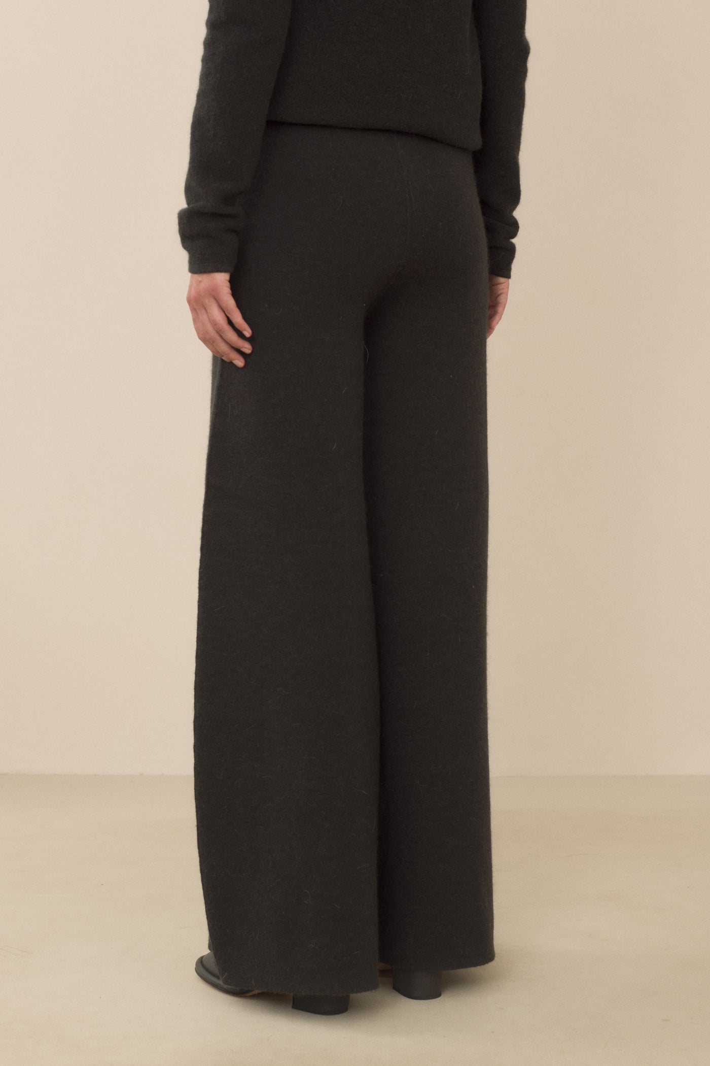 DOUBLE KNIT FLARE PANTS