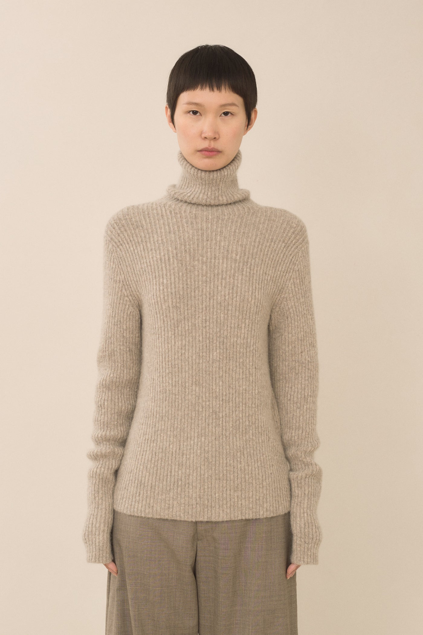 SOFT RIB TURTLENECK