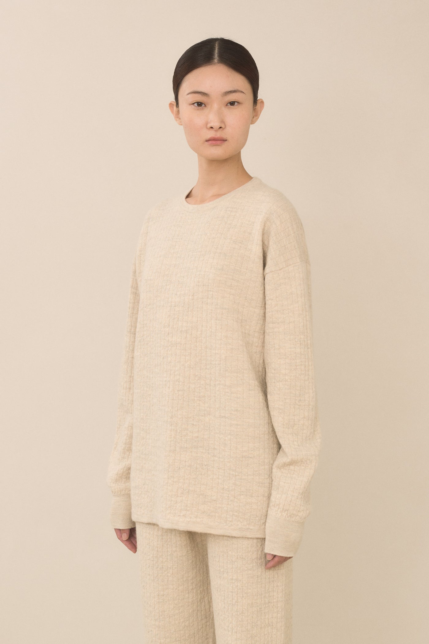 LINE QUILT CREWNECK