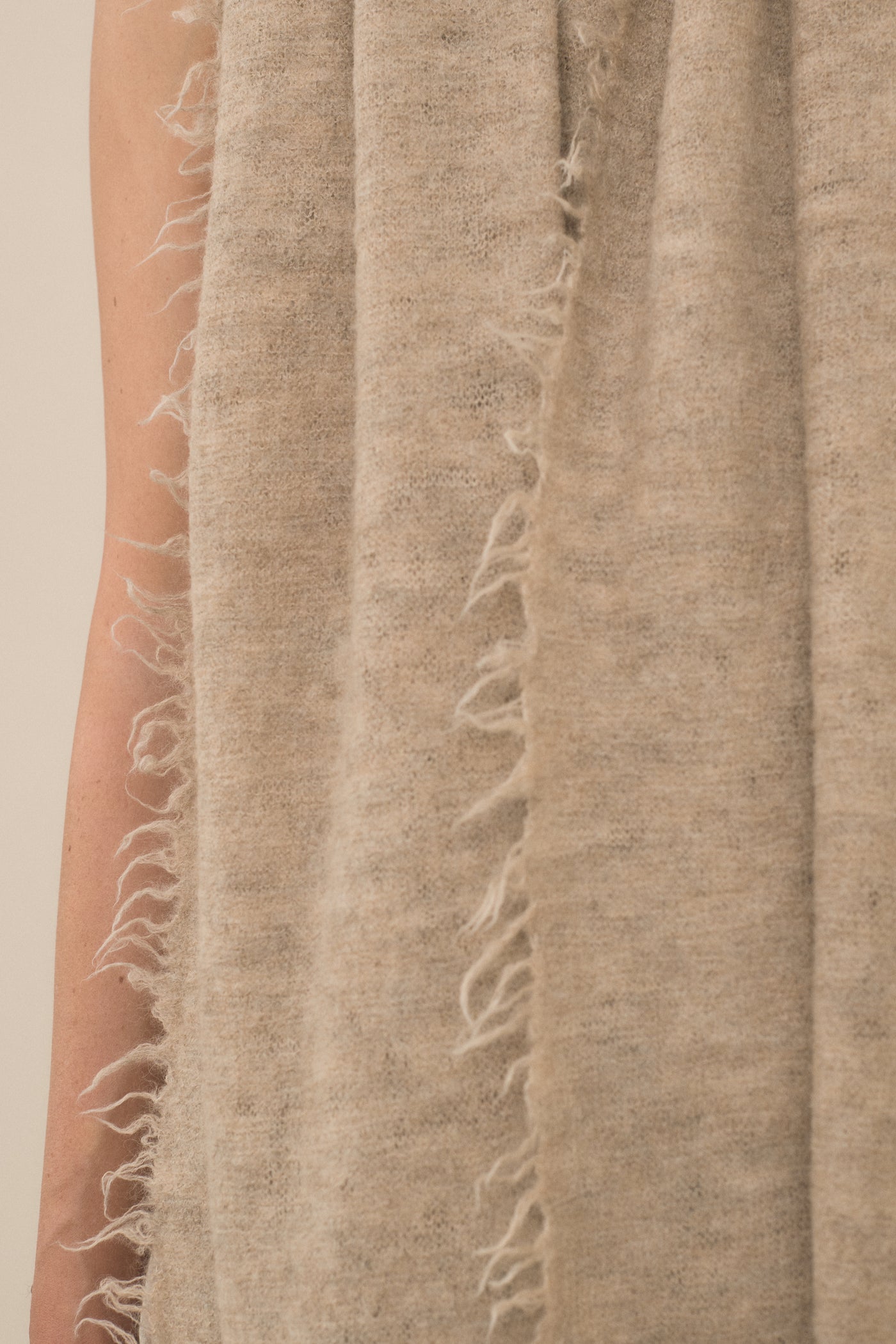 FELT FRINGE SCARF
