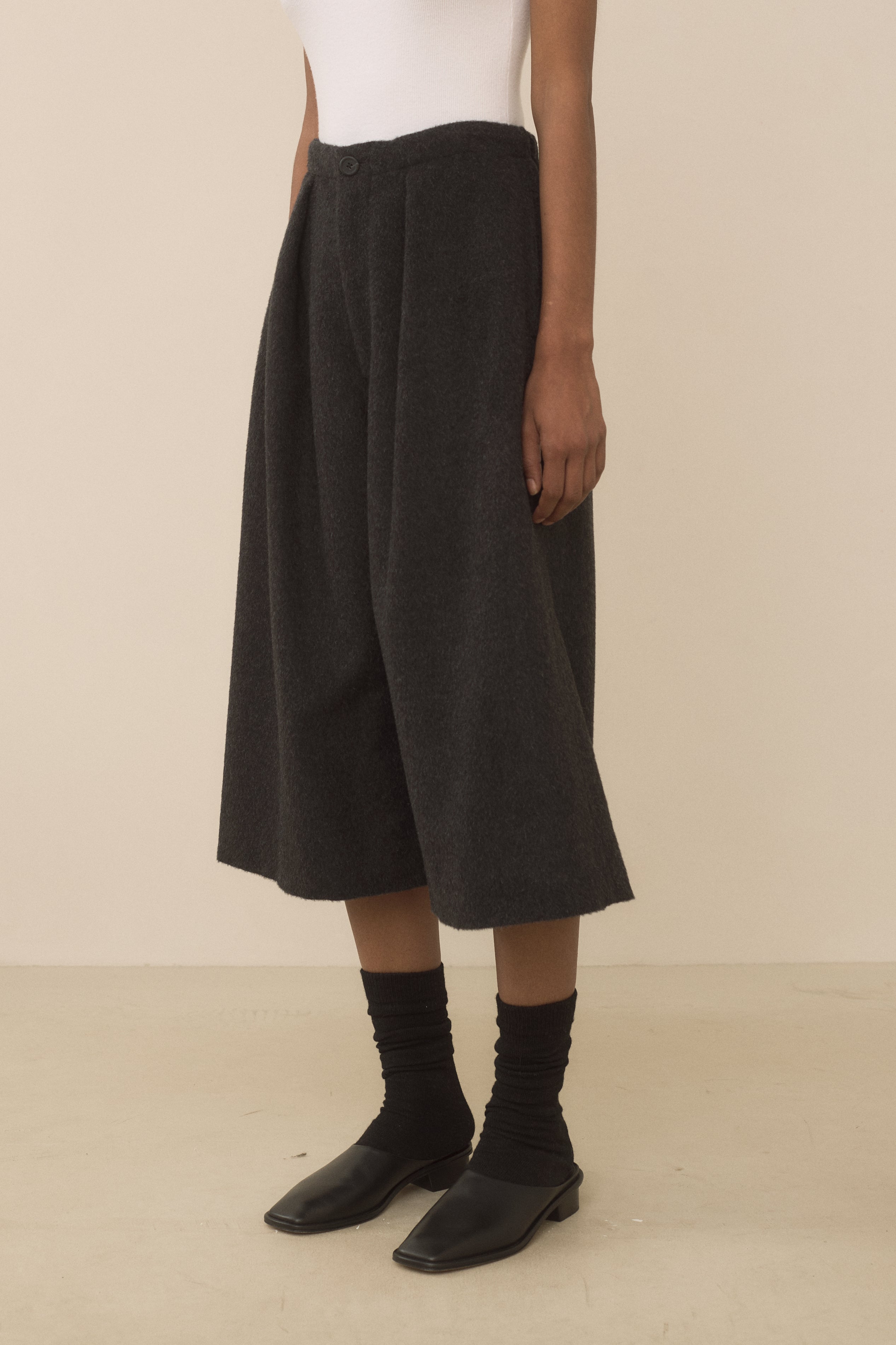 BRUSHED FRAME SHORTS