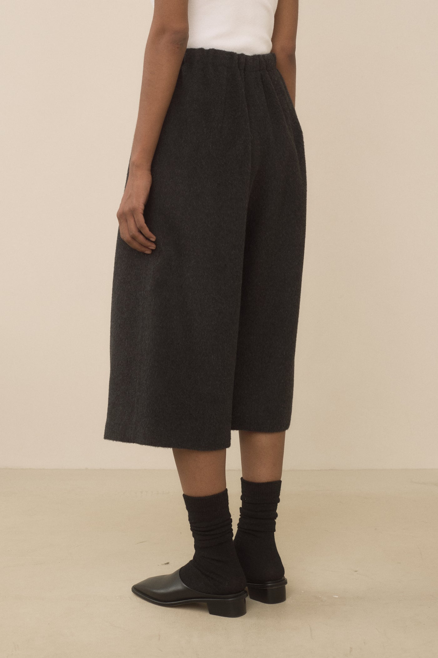 BRUSHED FRAME SHORTS