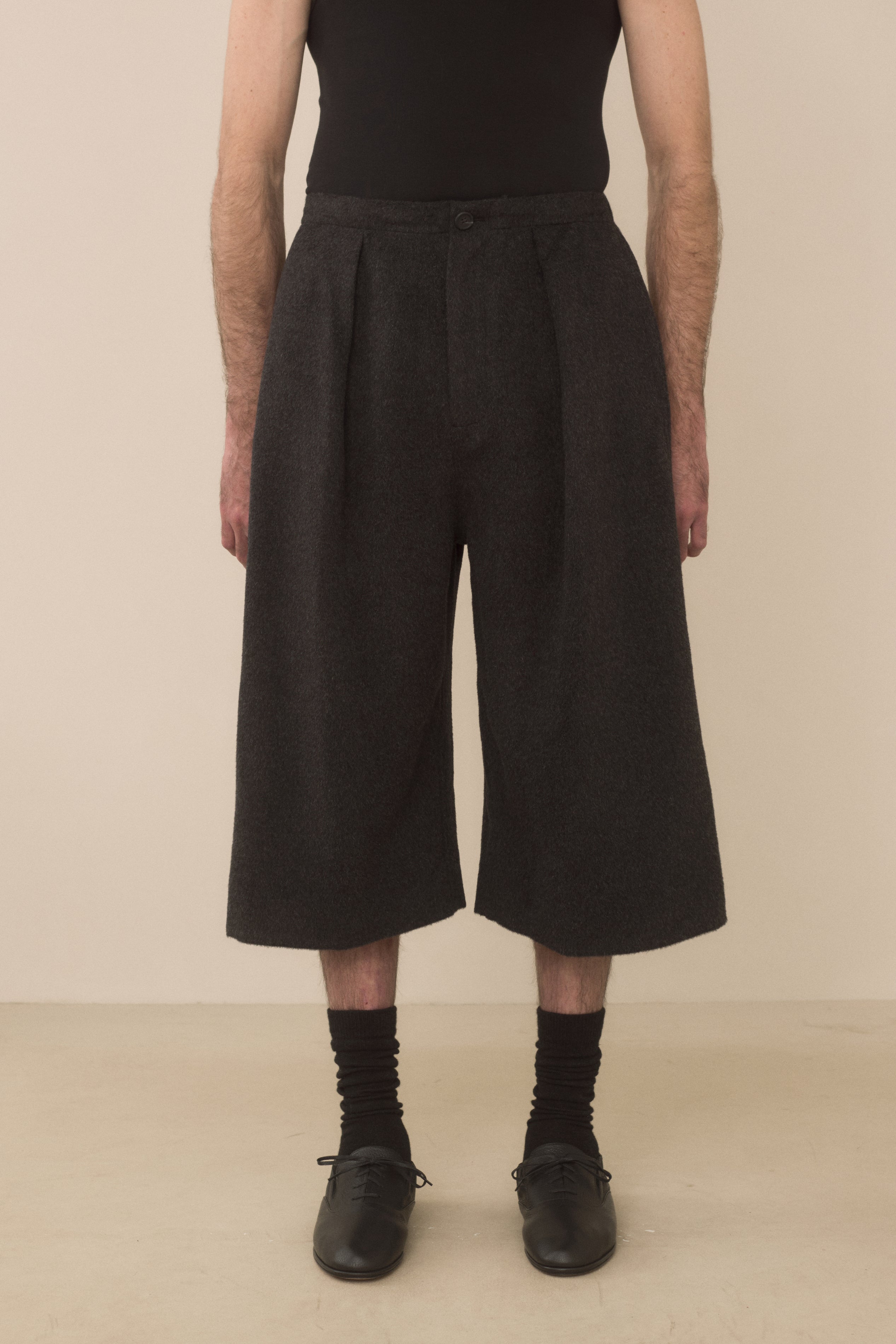 BRUSHED FRAME SHORTS