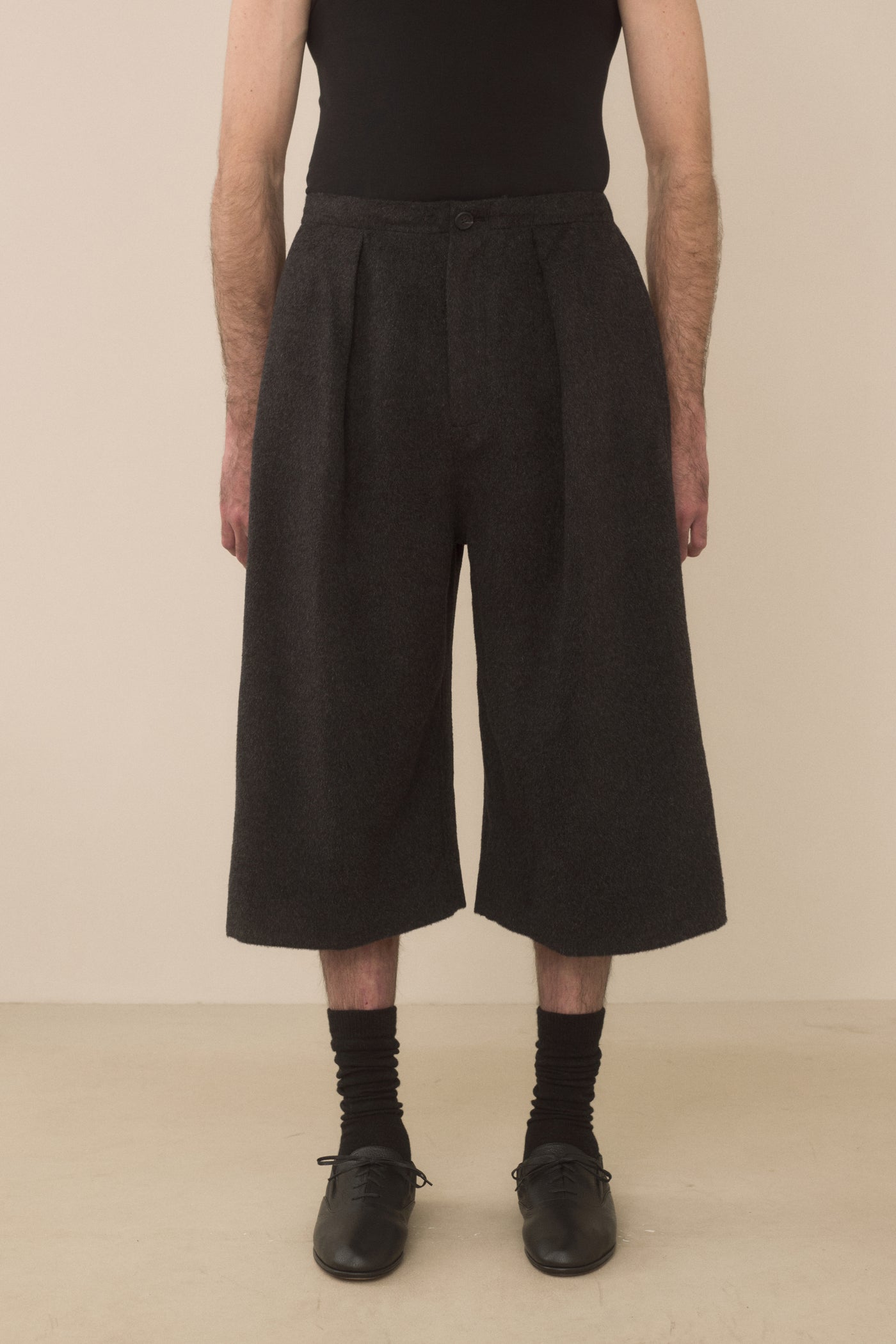 BRUSHED FRAME SHORTS