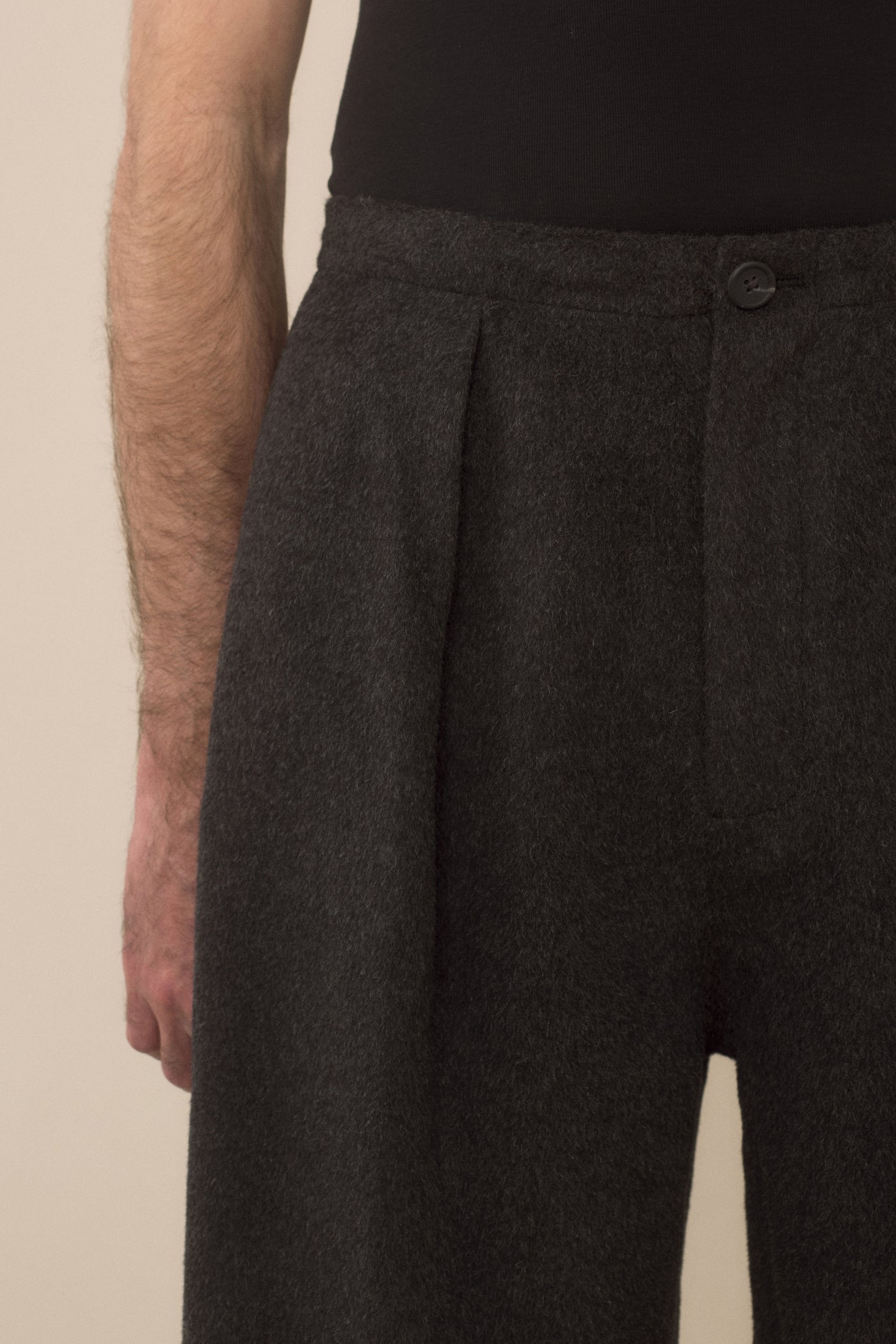 BRUSHED FRAME SHORTS