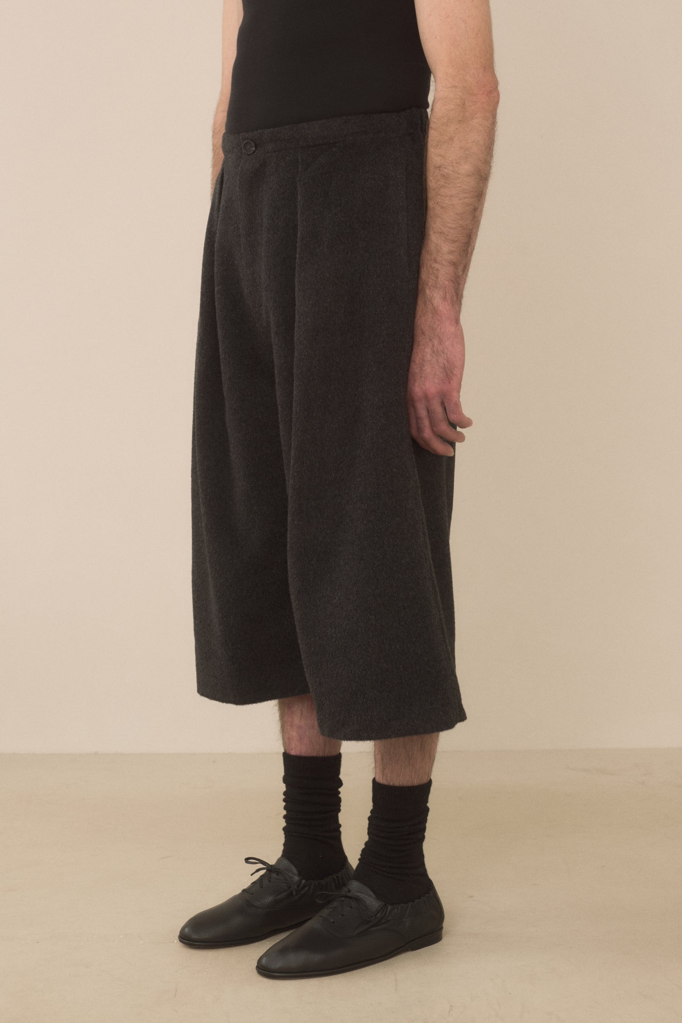 BRUSHED FRAME SHORTS