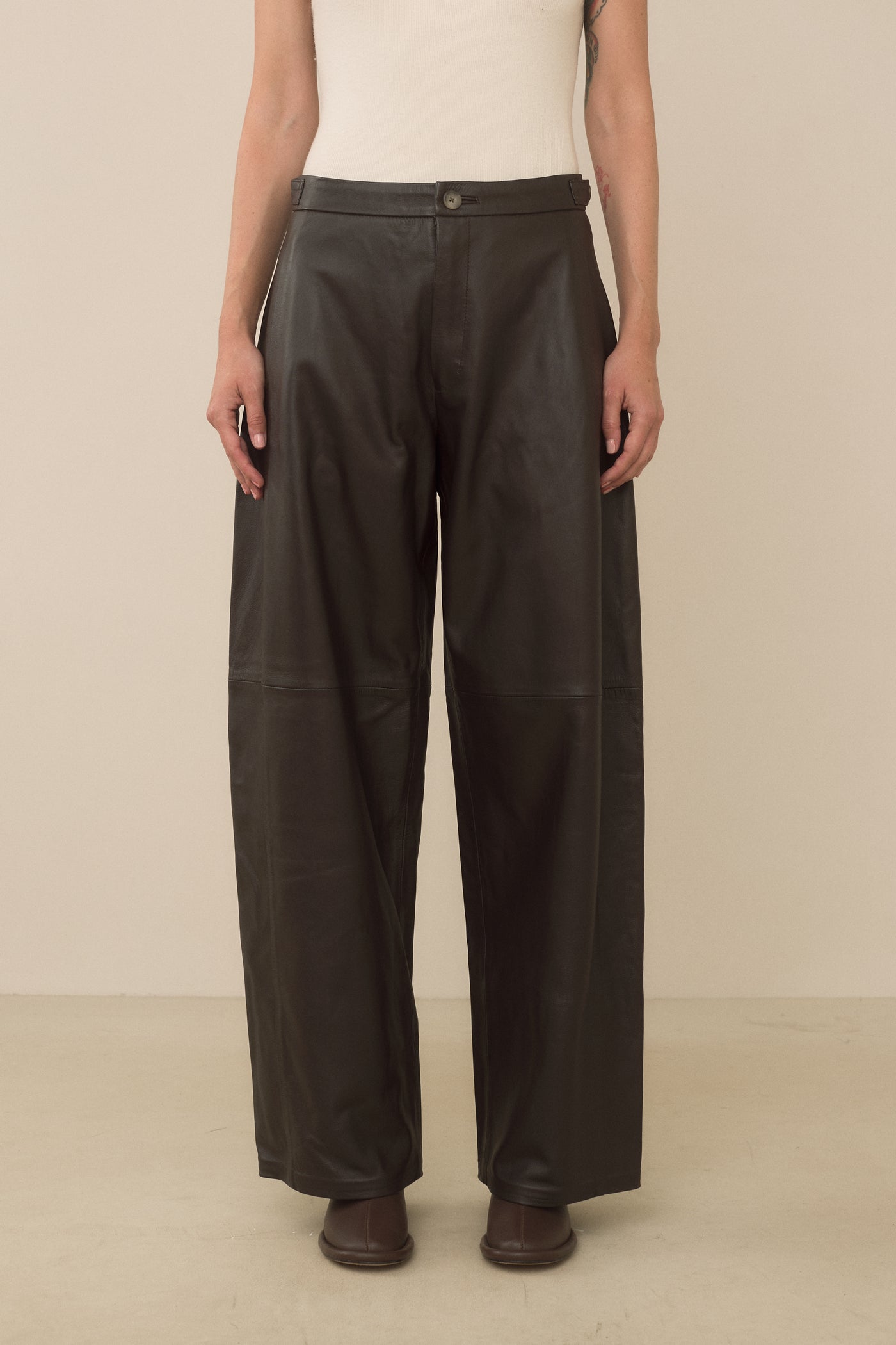 LEATHER PANTS