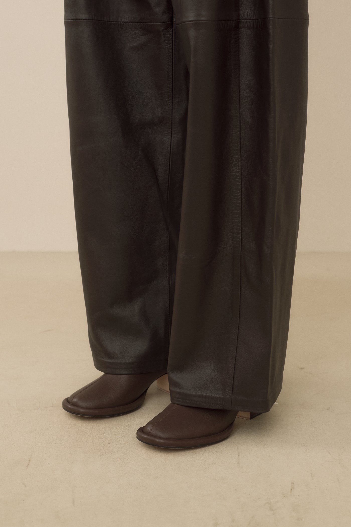 LEATHER PANTS
