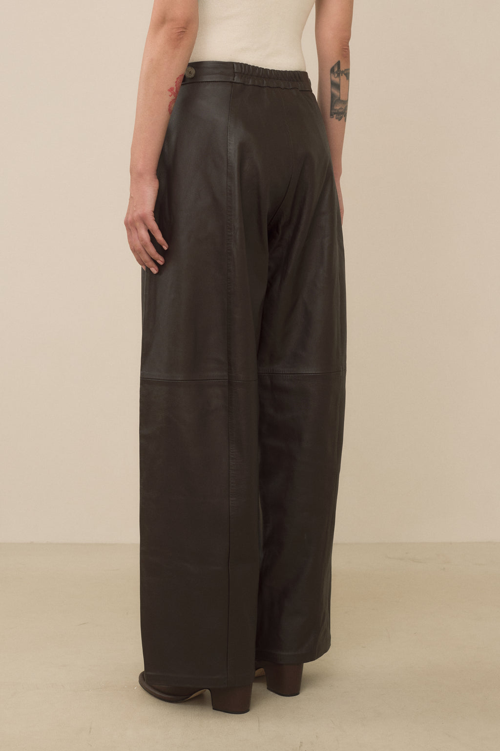 LEATHER PANTS