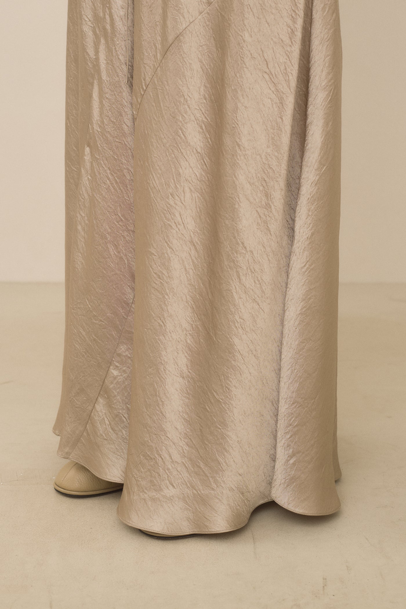NEW LUSTER SKIRT