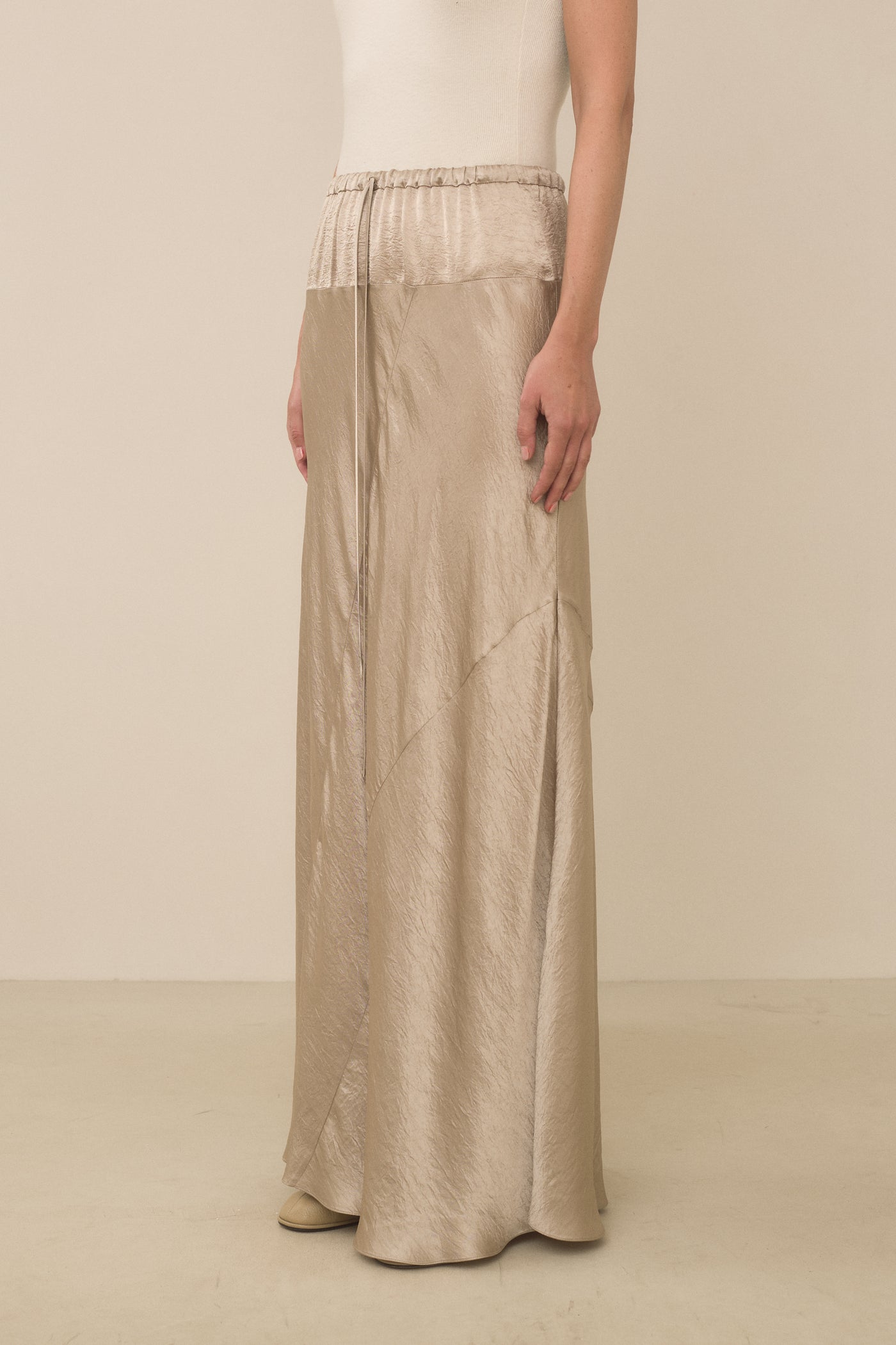 NEW LUSTER SKIRT