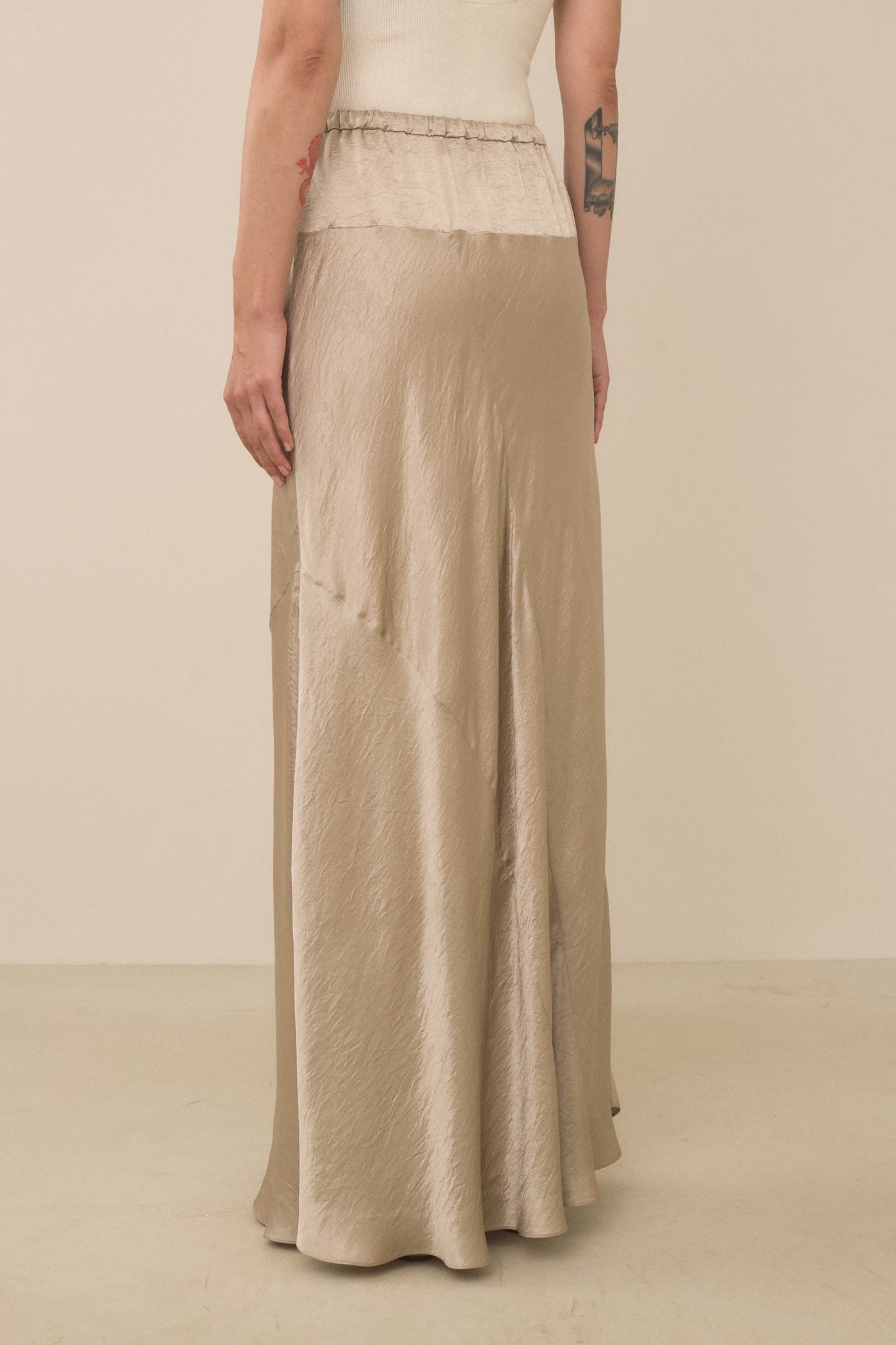 NEW LUSTER SKIRT