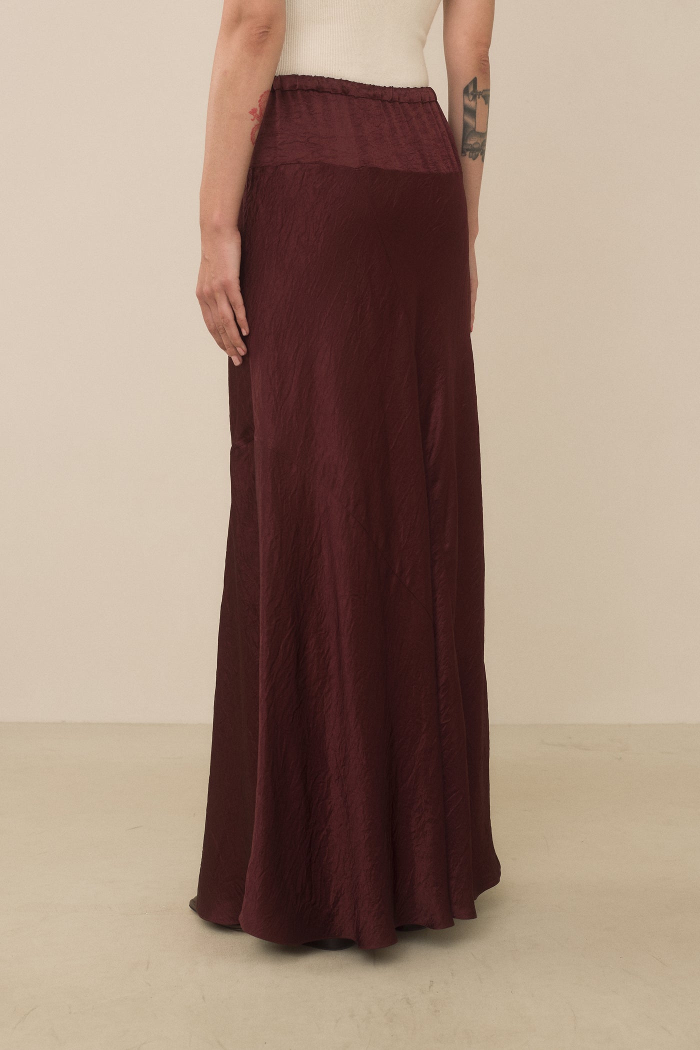 NEW LUSTER SKIRT