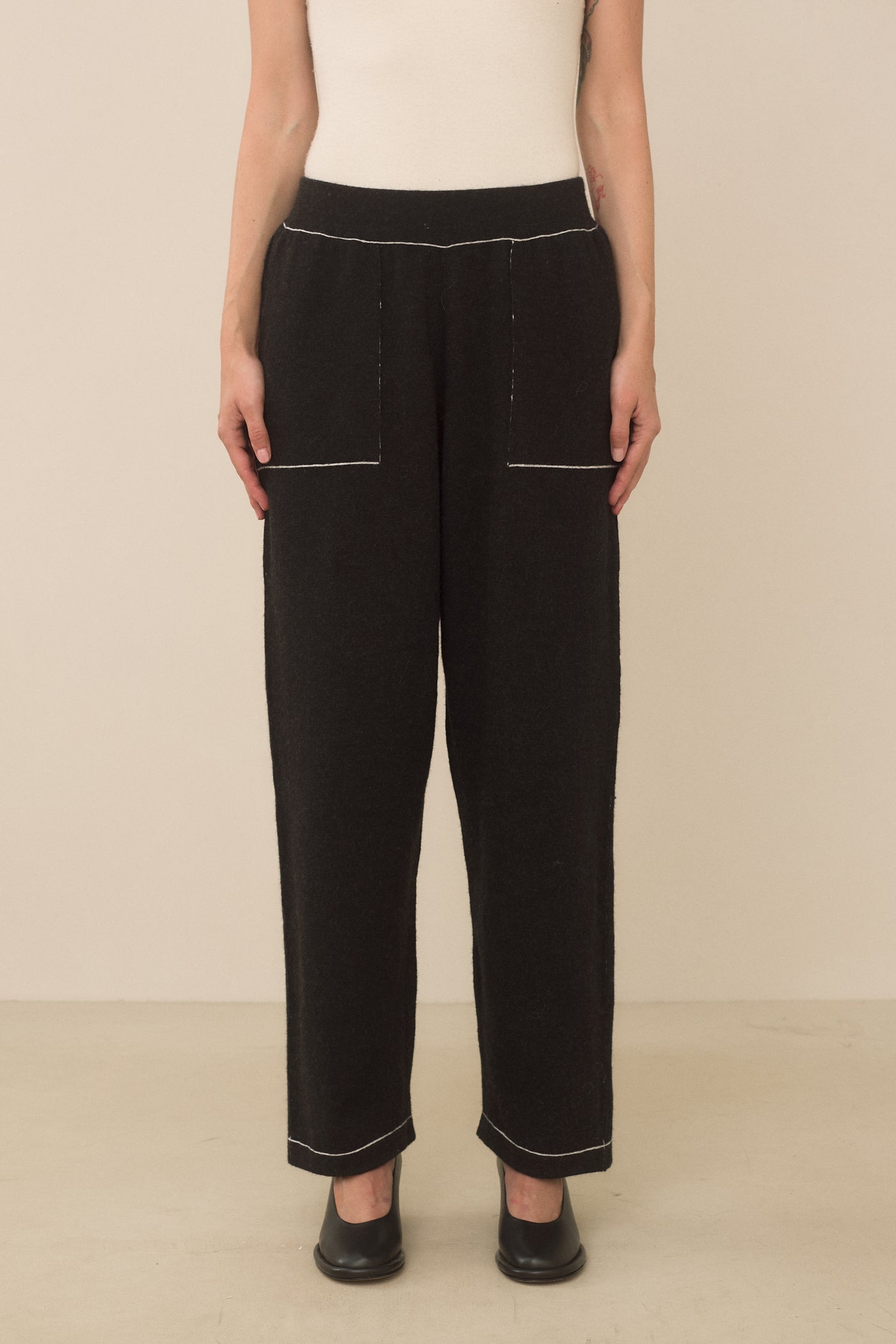 STITCH TROUSER