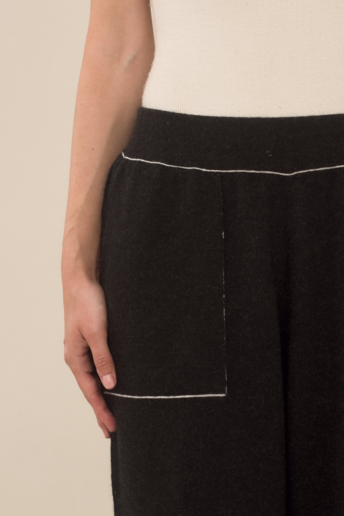 STITCH TROUSER