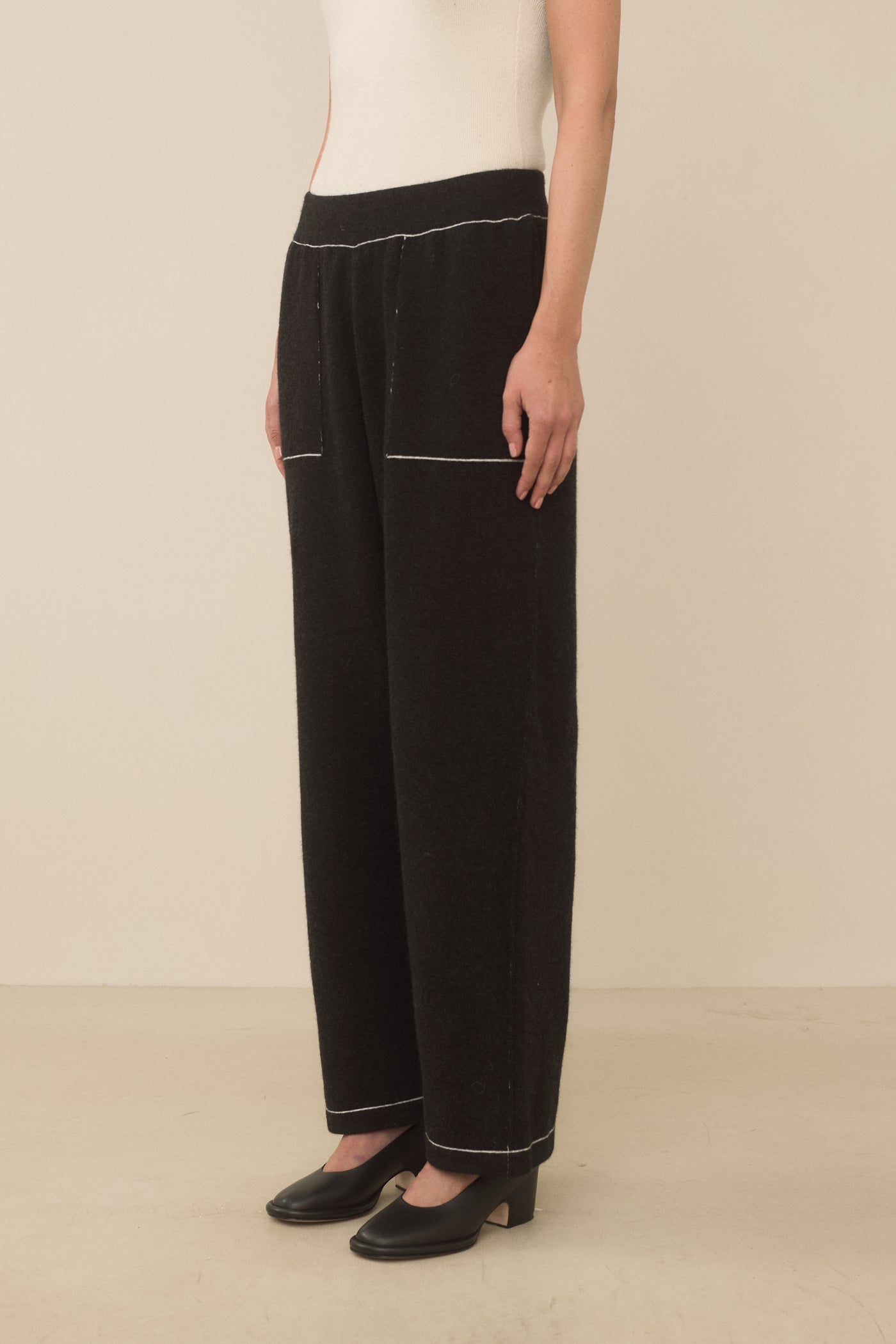 STITCH TROUSER