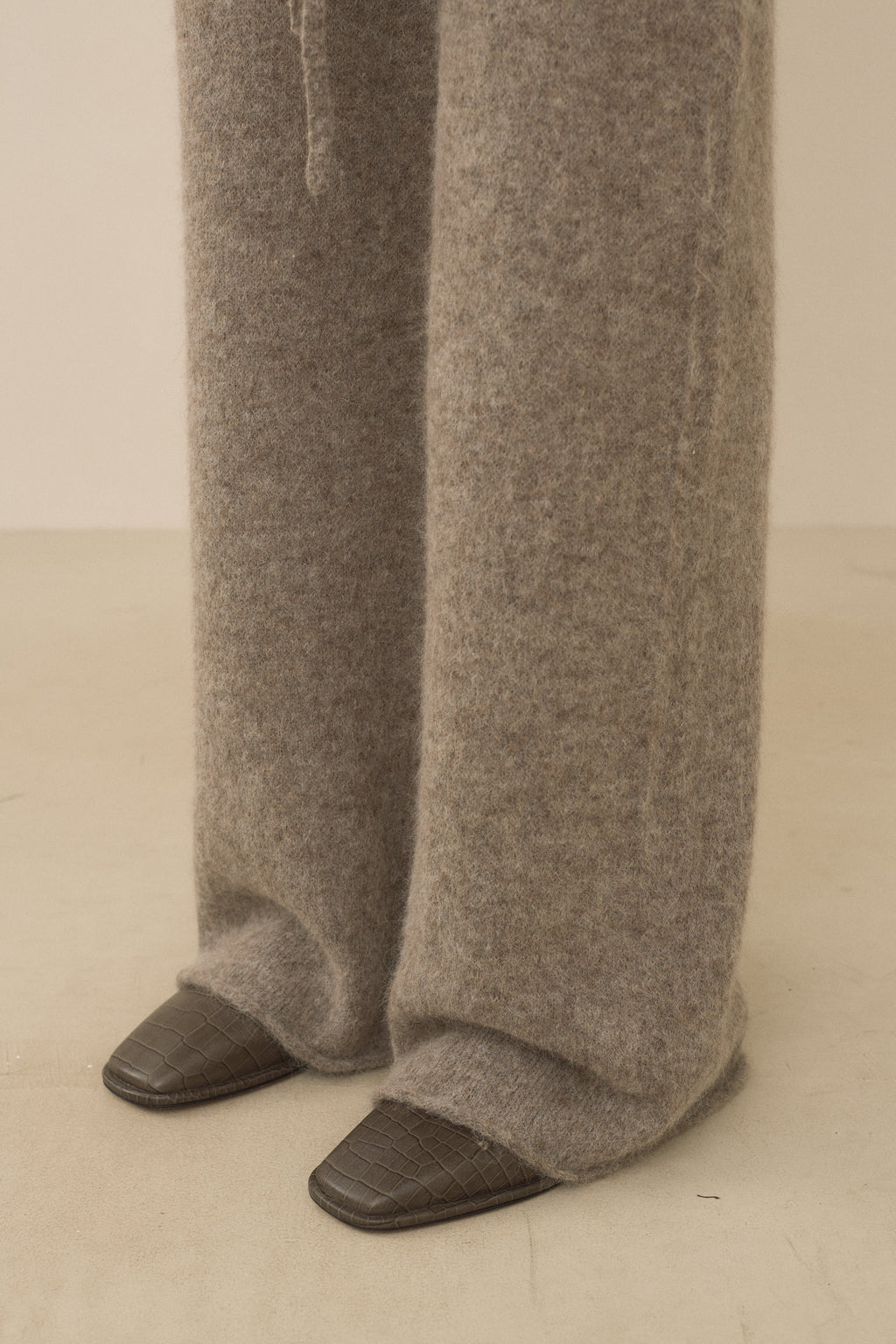 ROLL PANTS