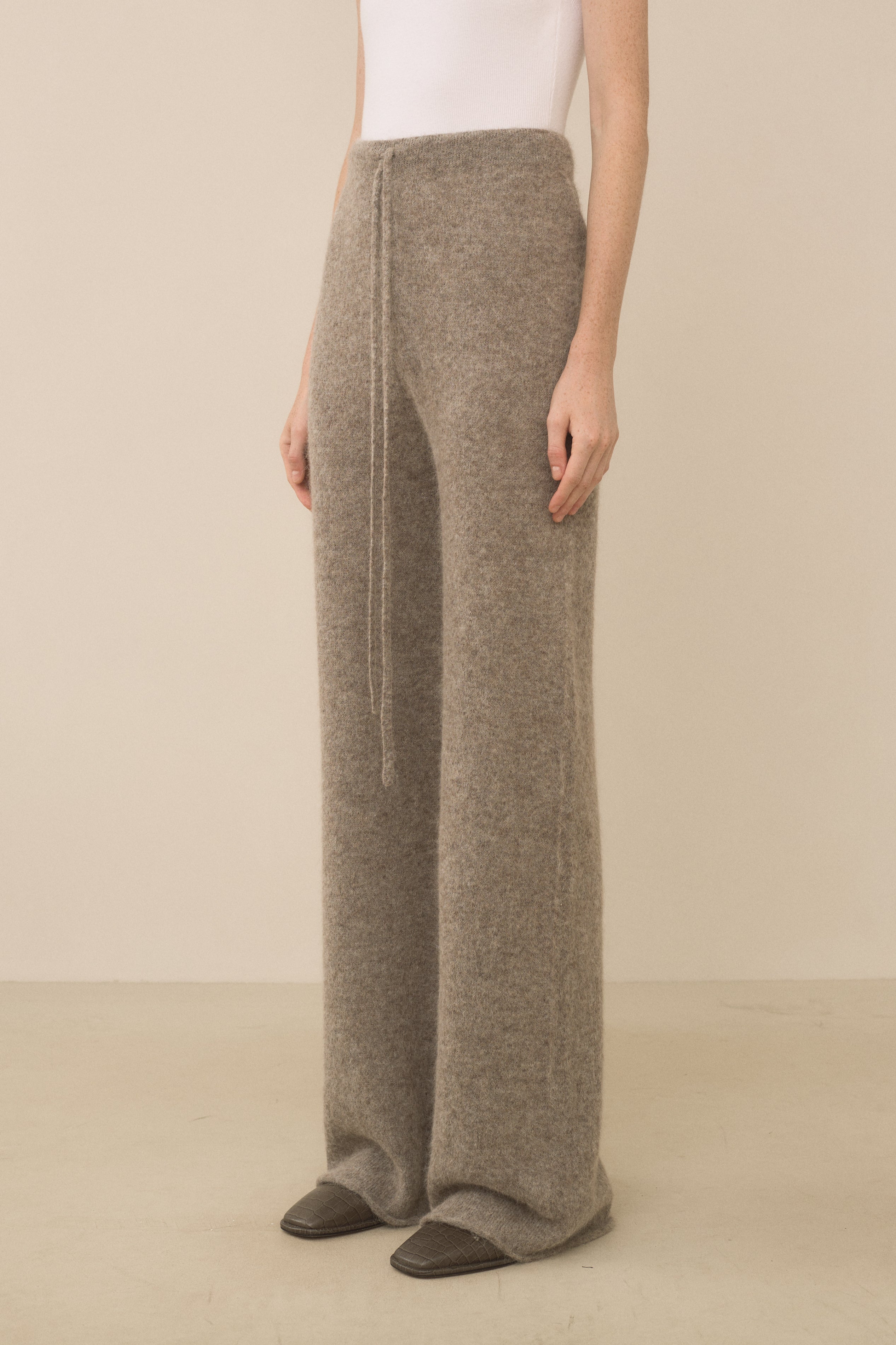 ROLL PANTS