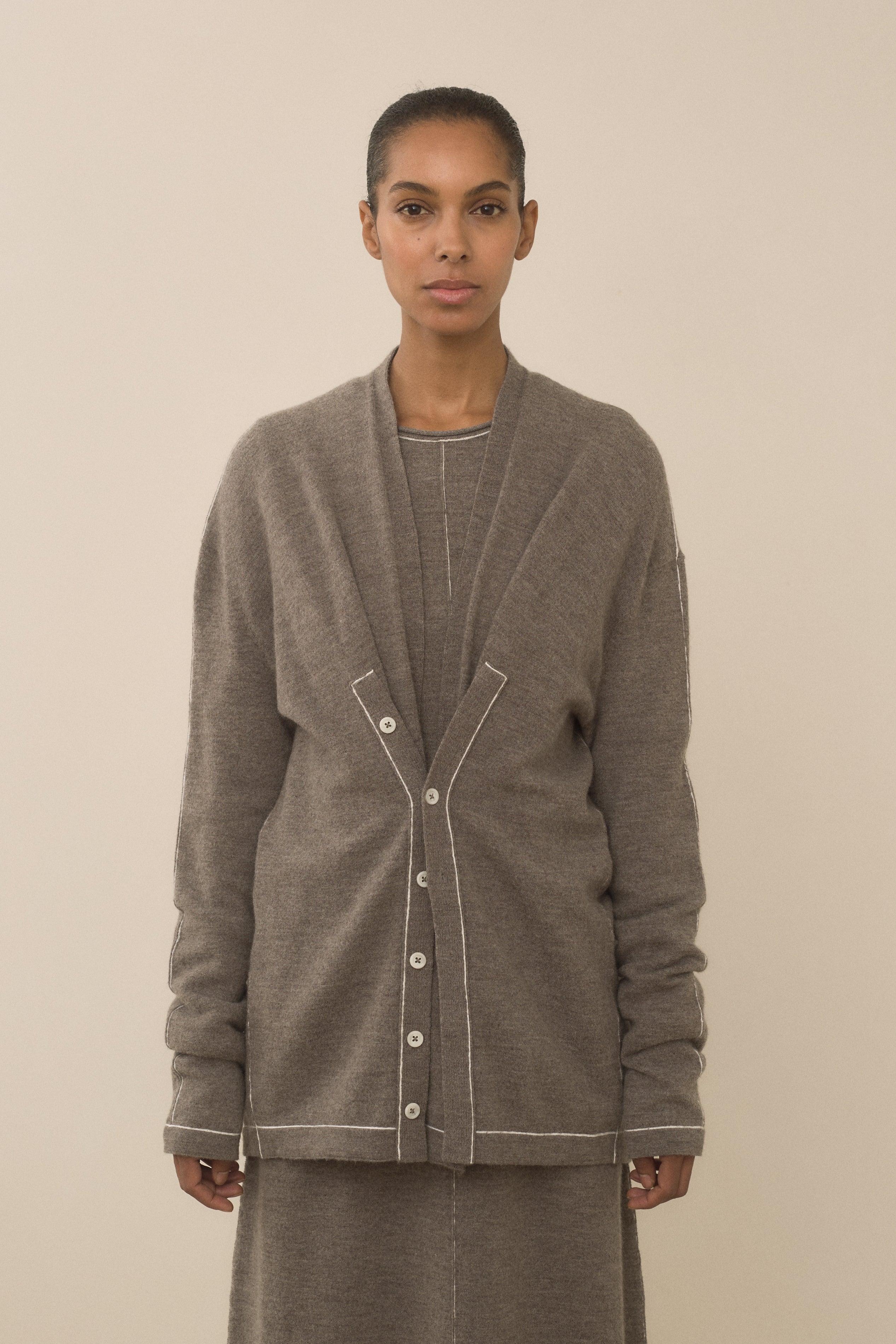 STITCH BUTTON CARDIGAN